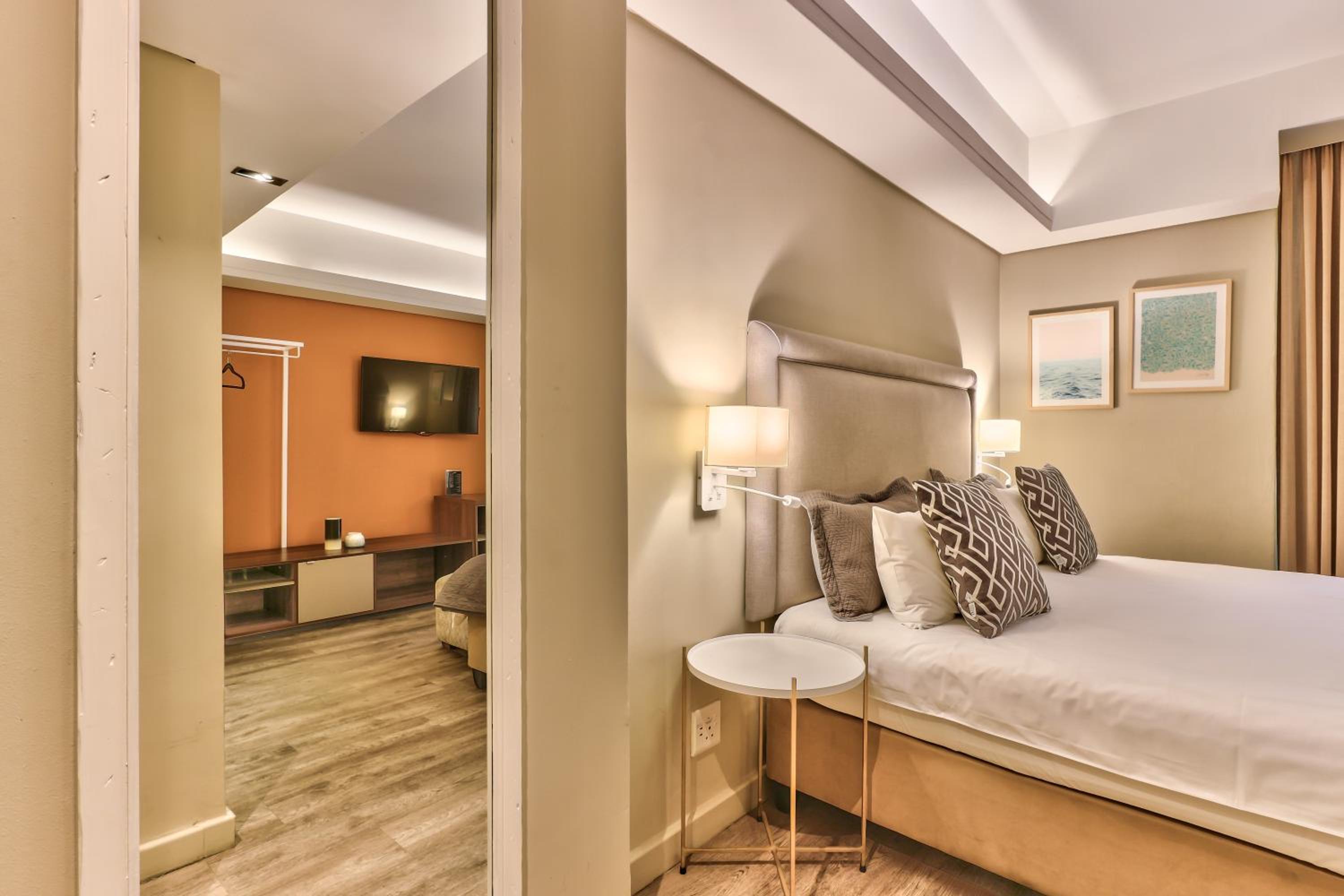 Studio Apartment - Photo 9