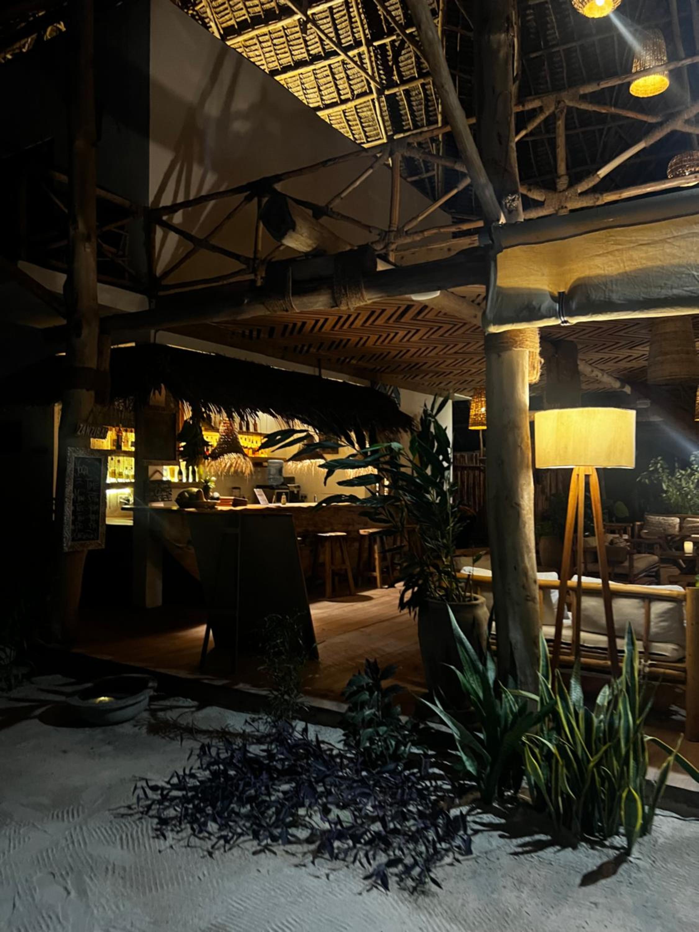 Deluxe King Room - Photo 2