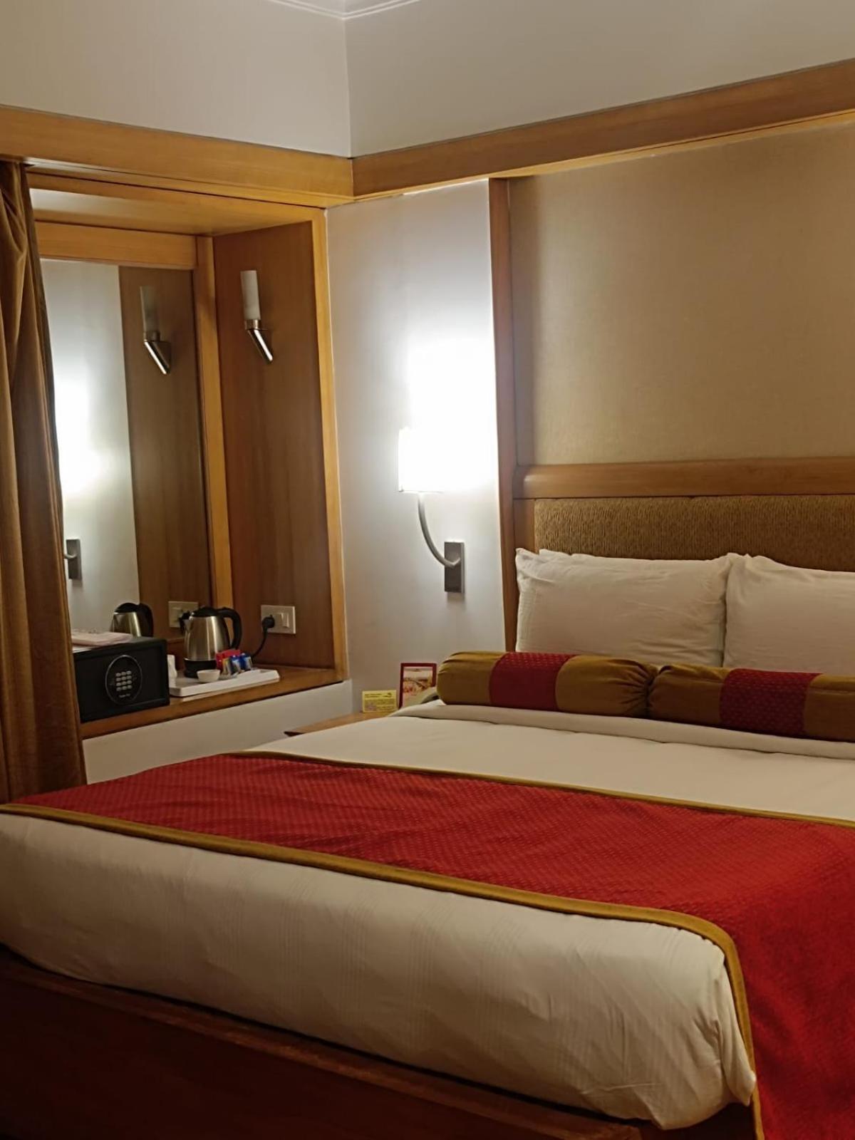 Deluxe King Room  photo 1