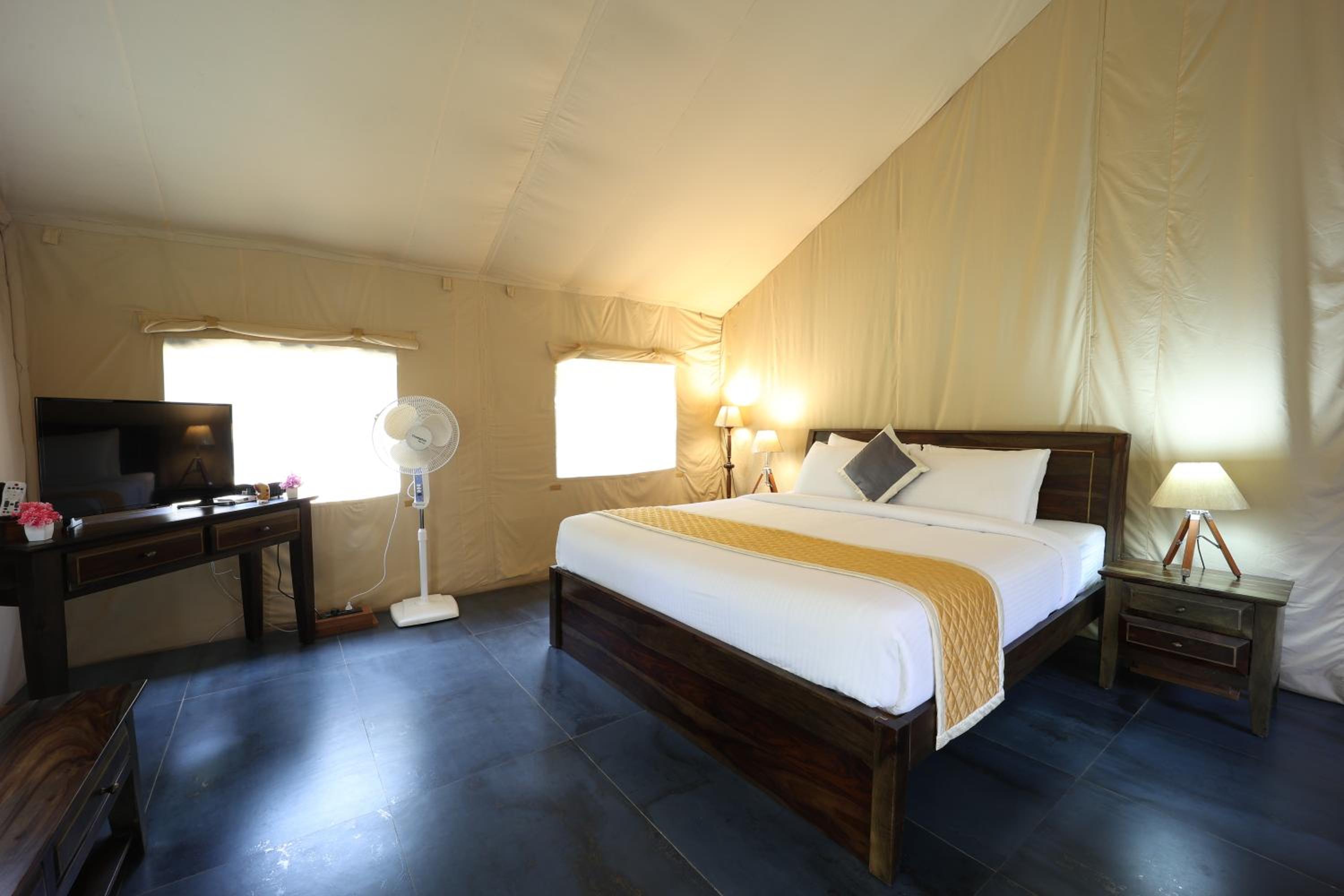 Tent - Photo 1