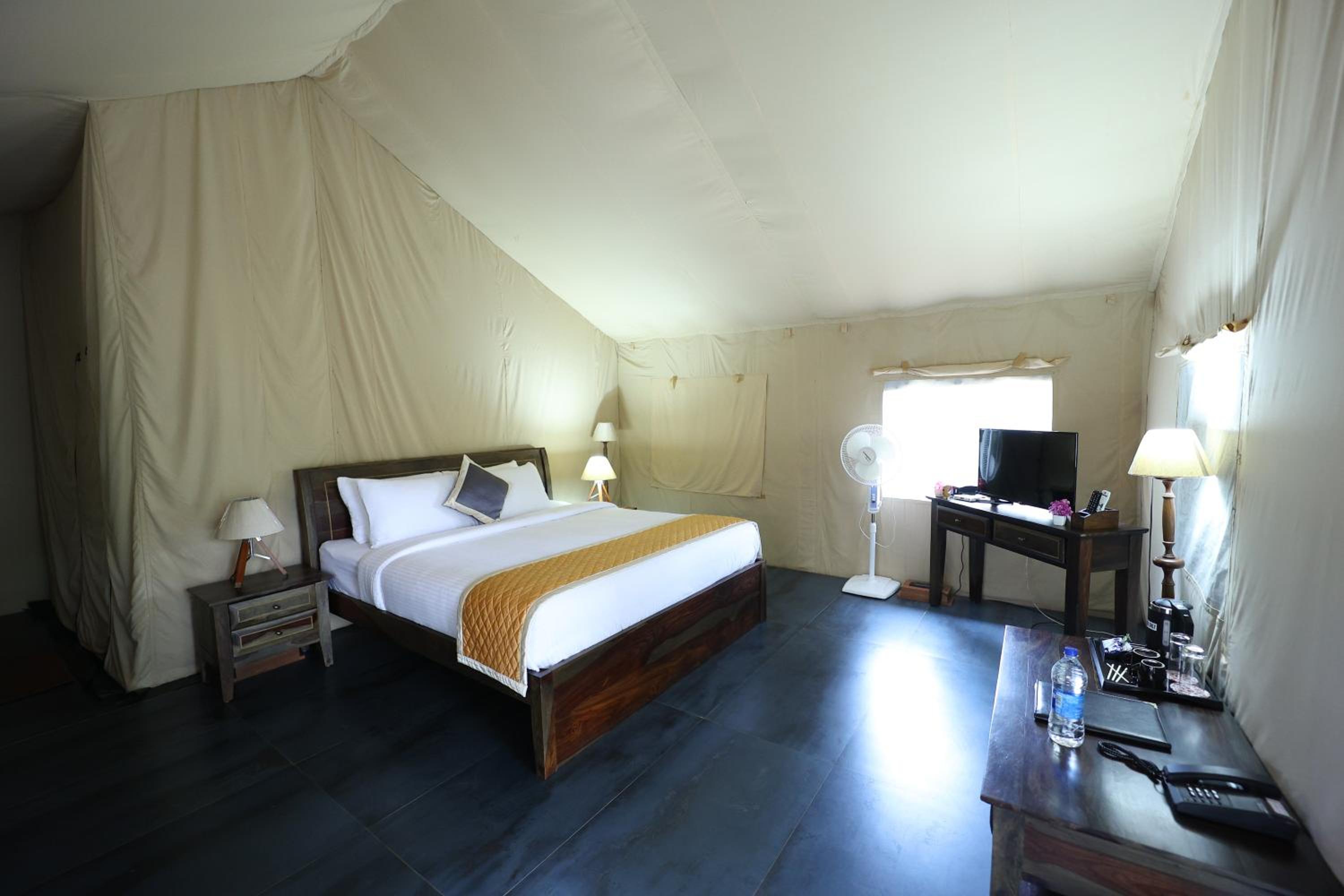 Tent - Photo 11