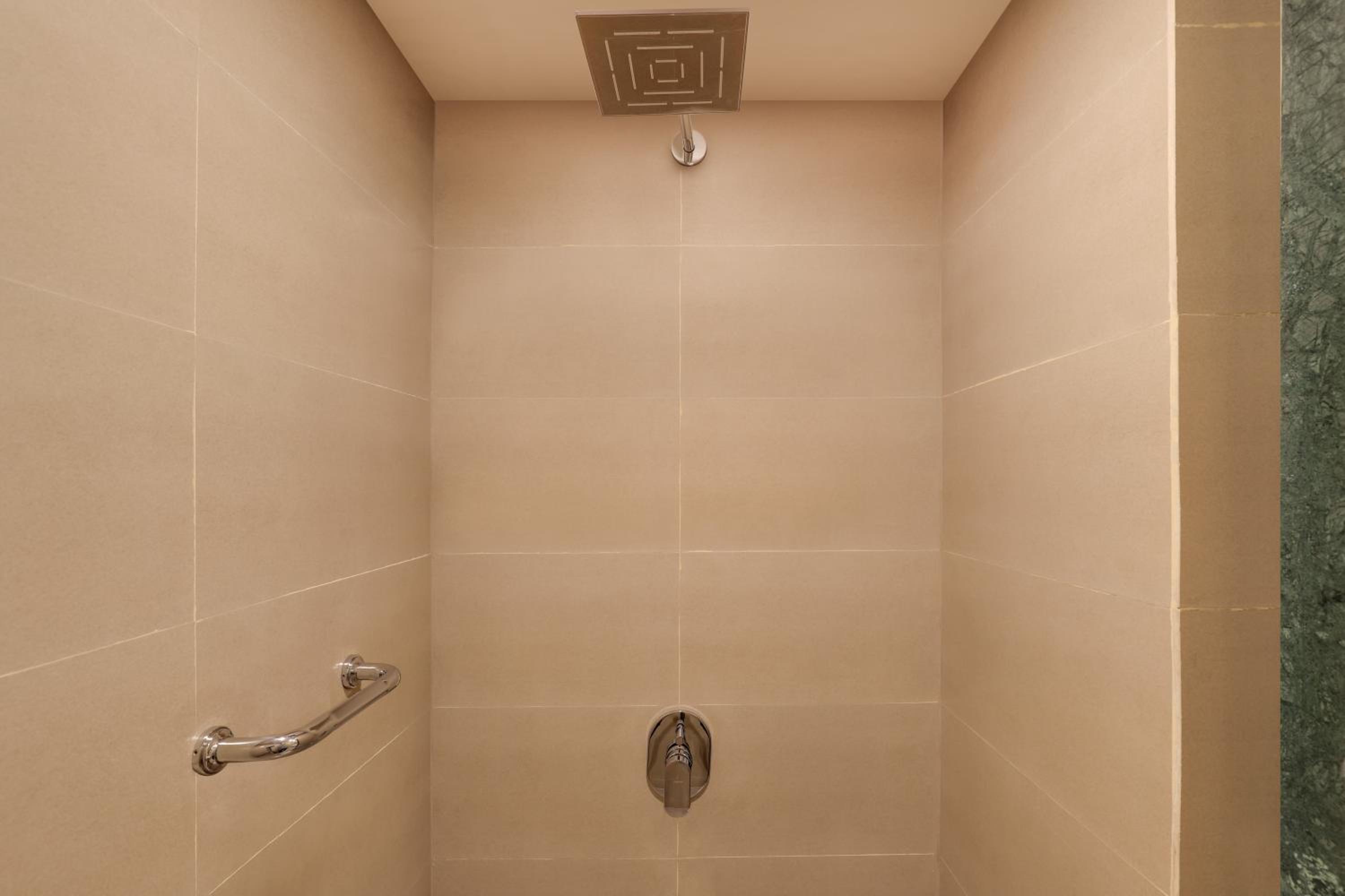 Deluxe Suite - Photo 2