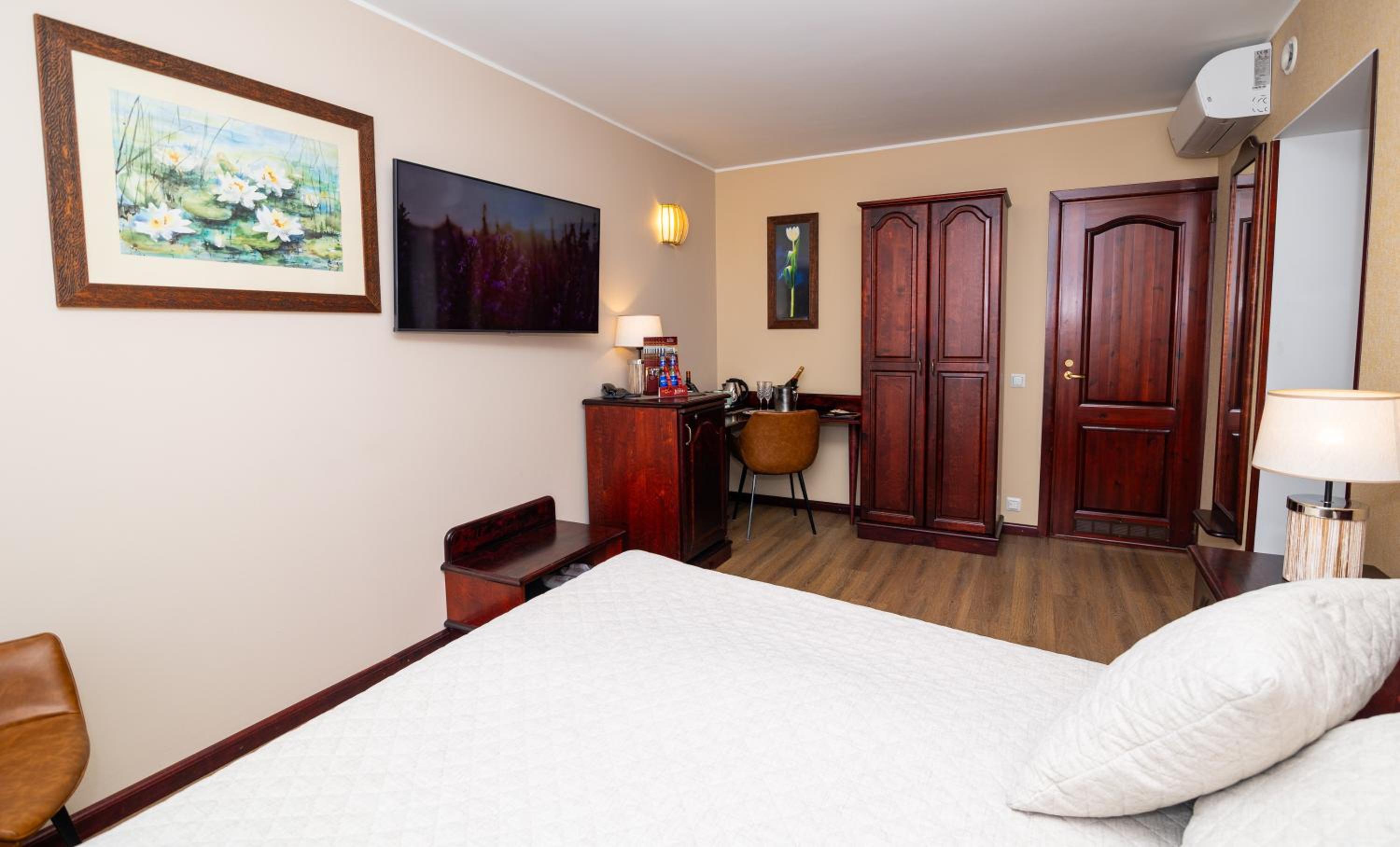 Double Room - Photo 14