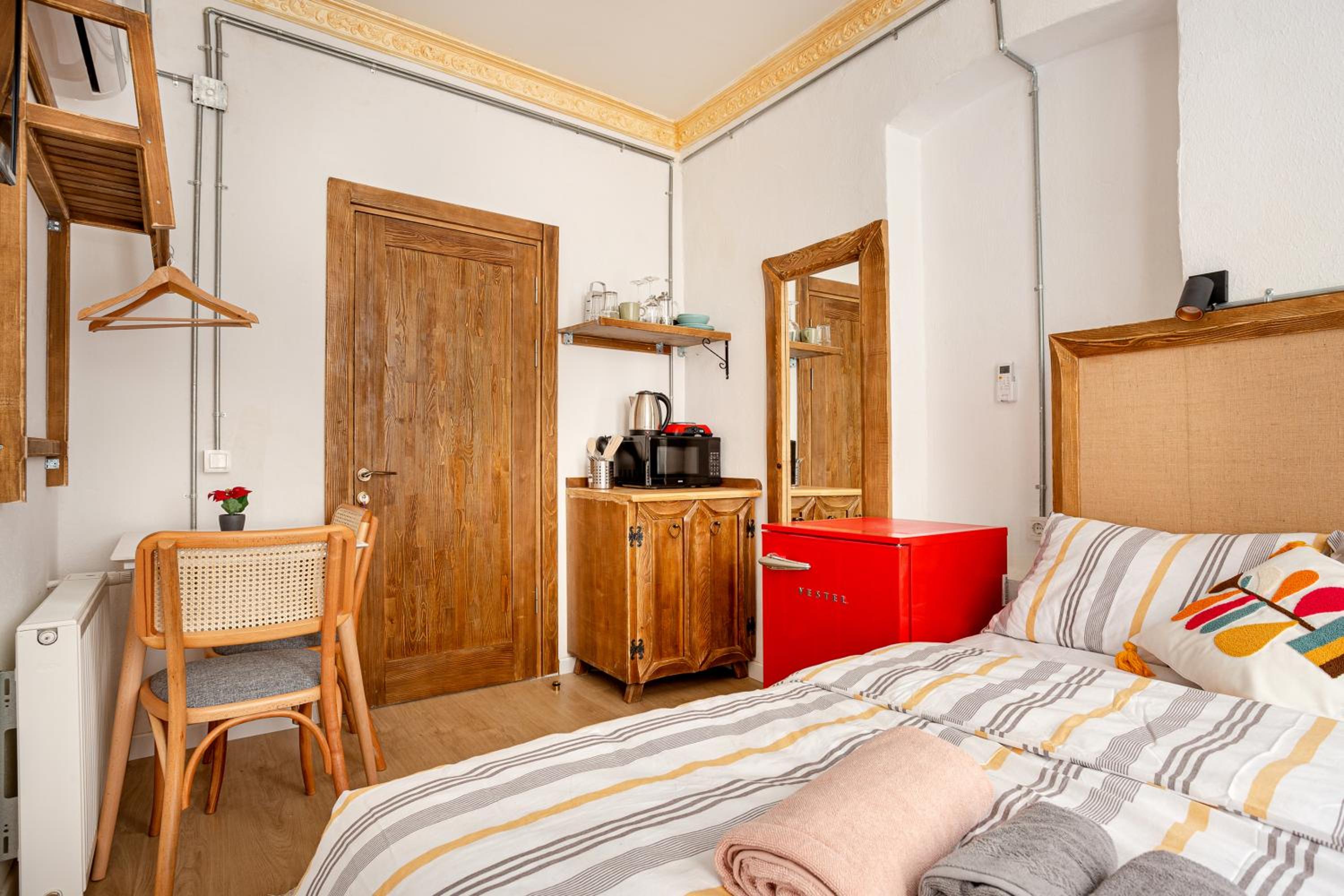 Budget Double Room photo 3