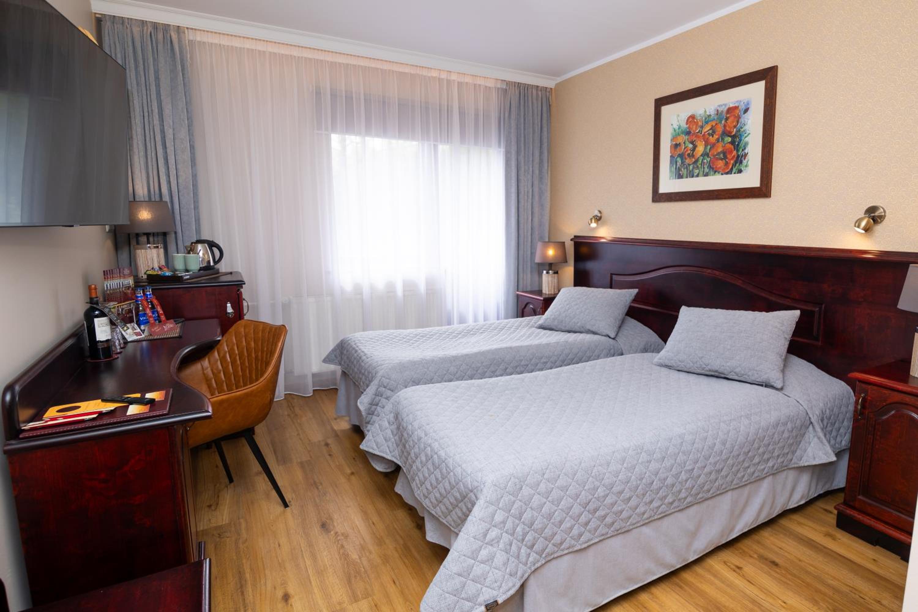 Twin Room - Photo 7