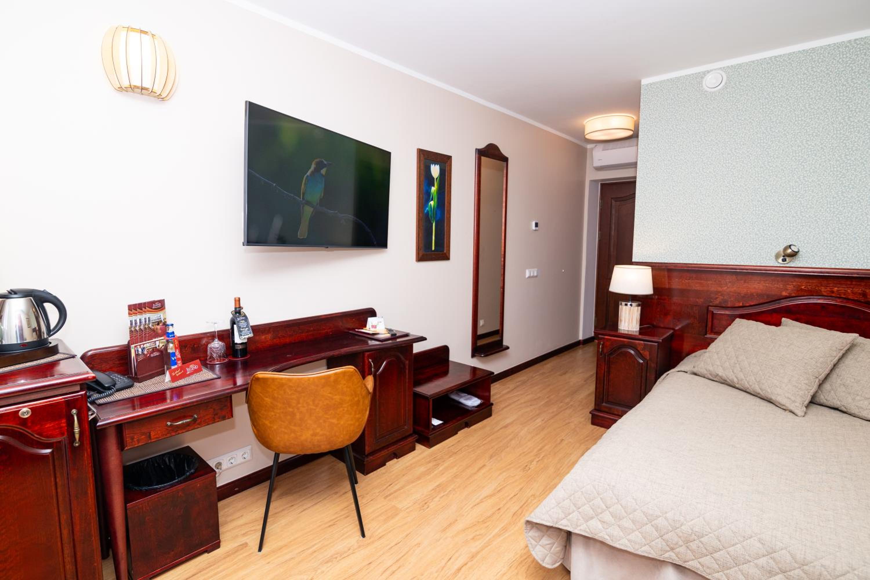 Double Room - Photo 7