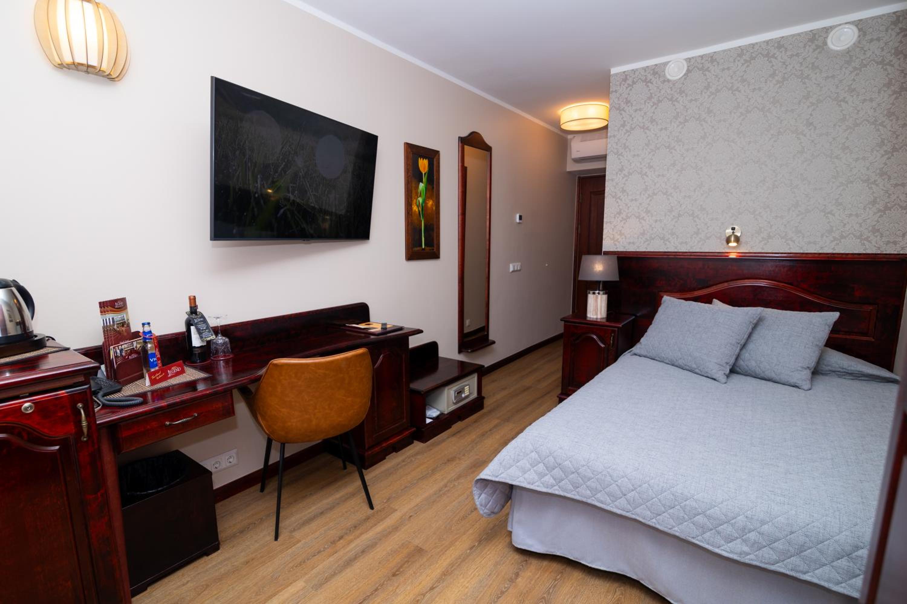 Double Room - Photo 8