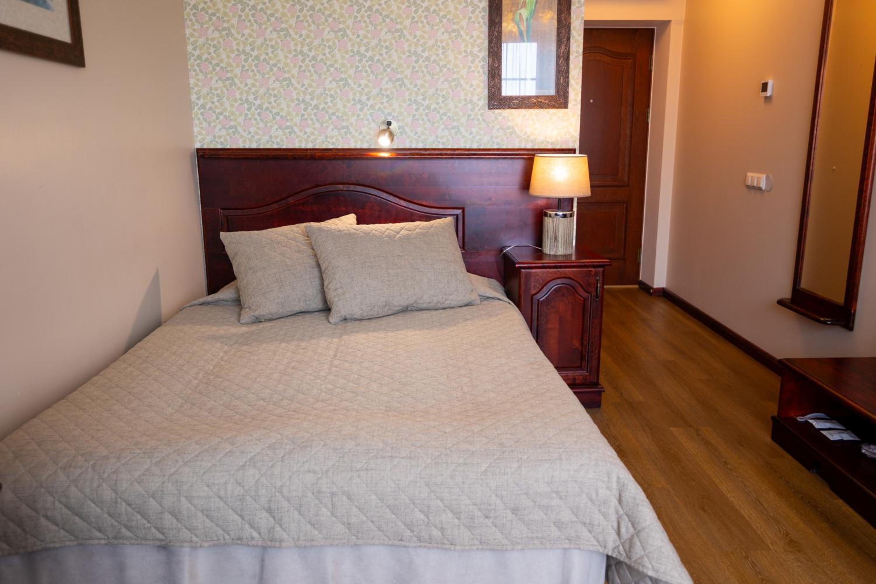 Double Room - Photo 12