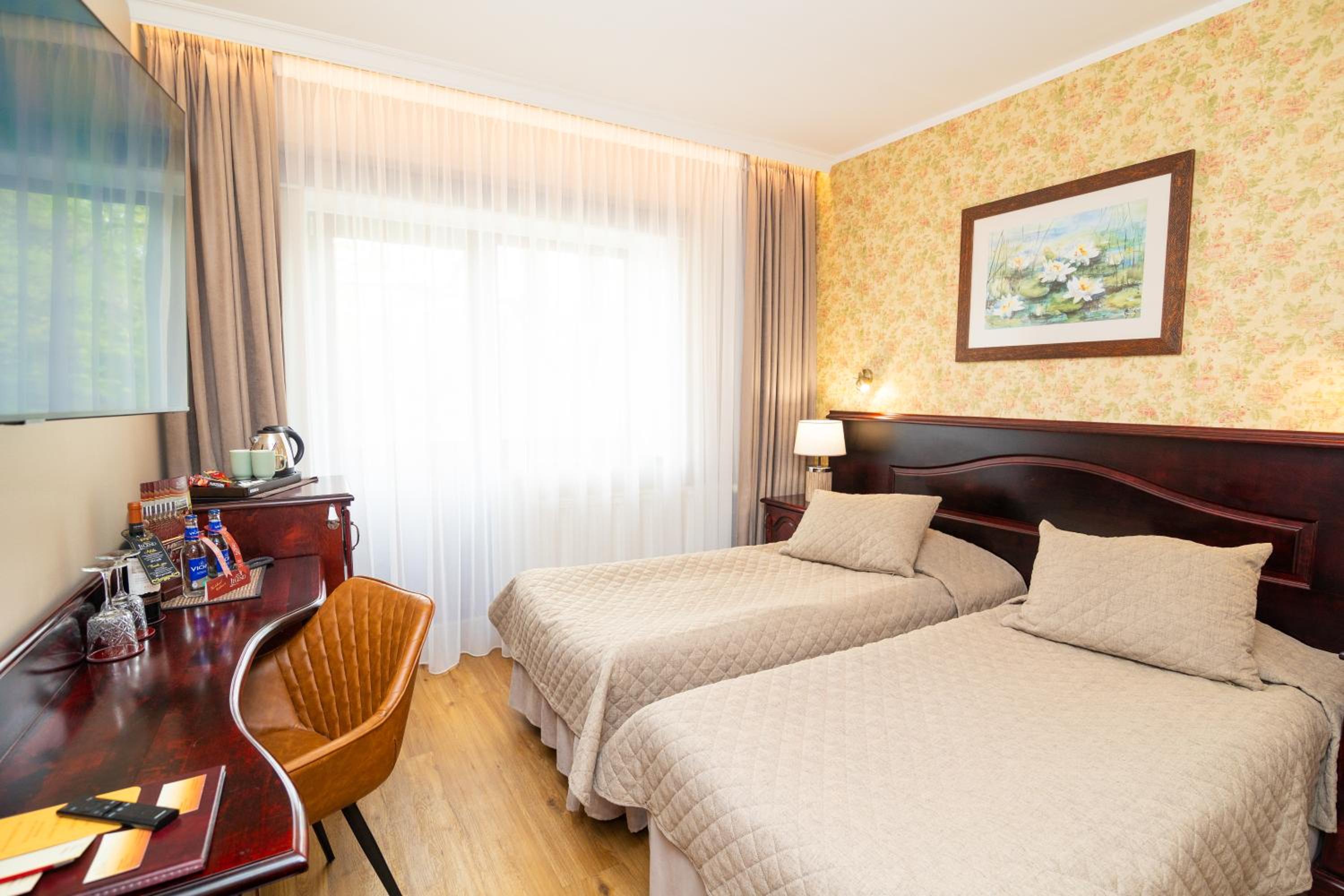Twin Room - Photo 1