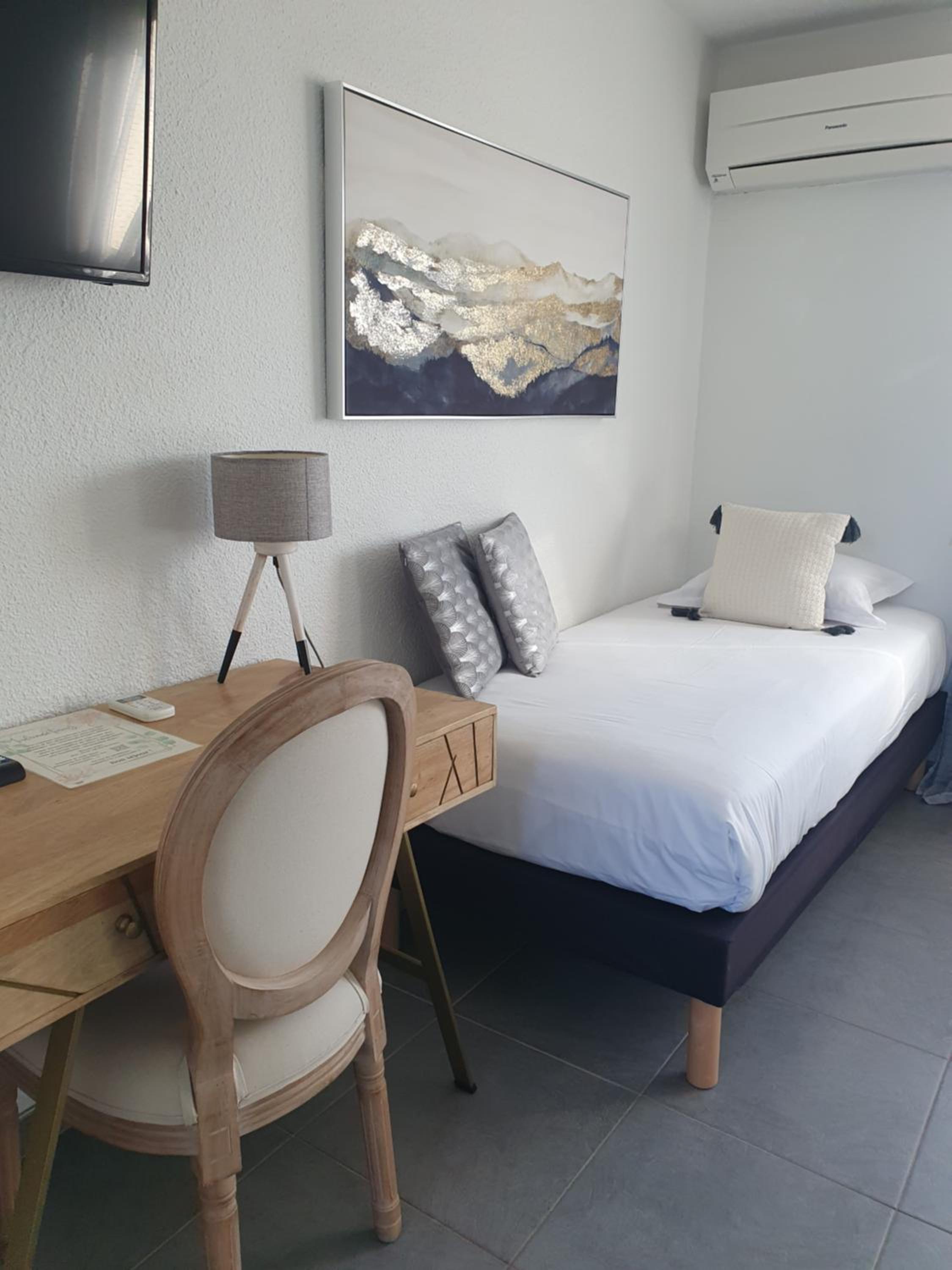 Comfort Triple Room - Photo 10