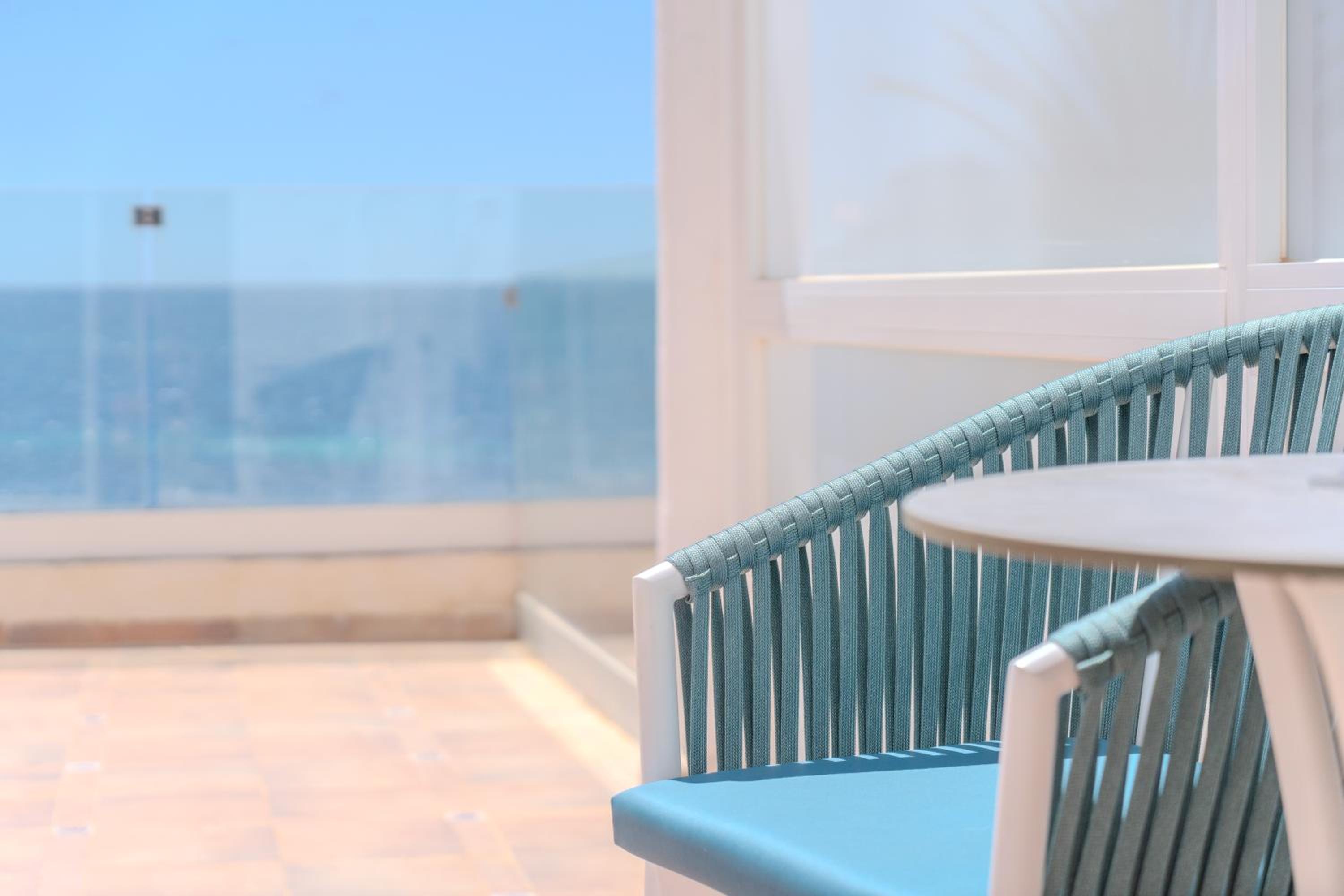 Suite Junior con Bañera de Hidromasaje y Cama Balinesa en Terraza - Acceso al Spa Incluido
