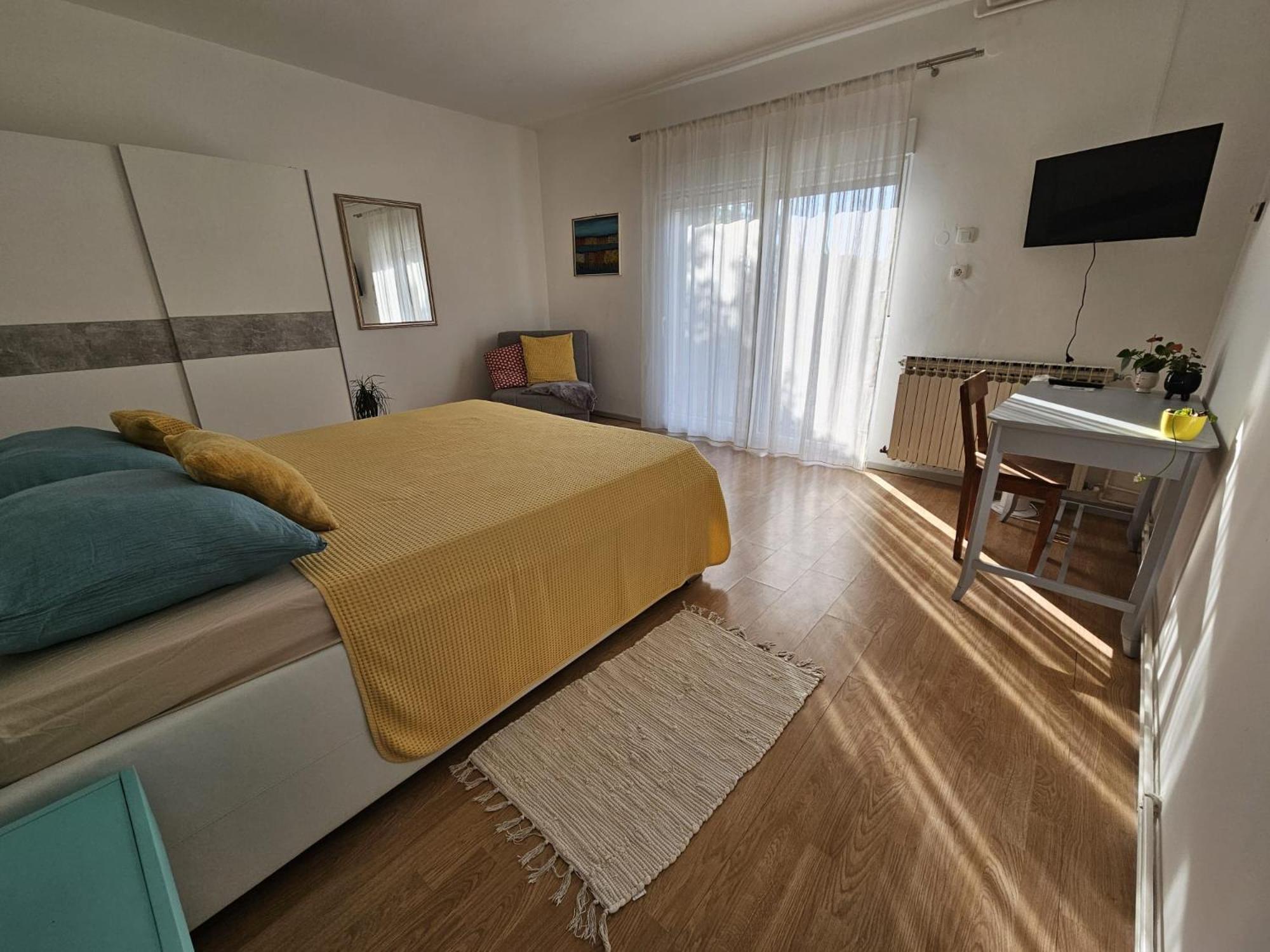 Studio Apartment photo 1
