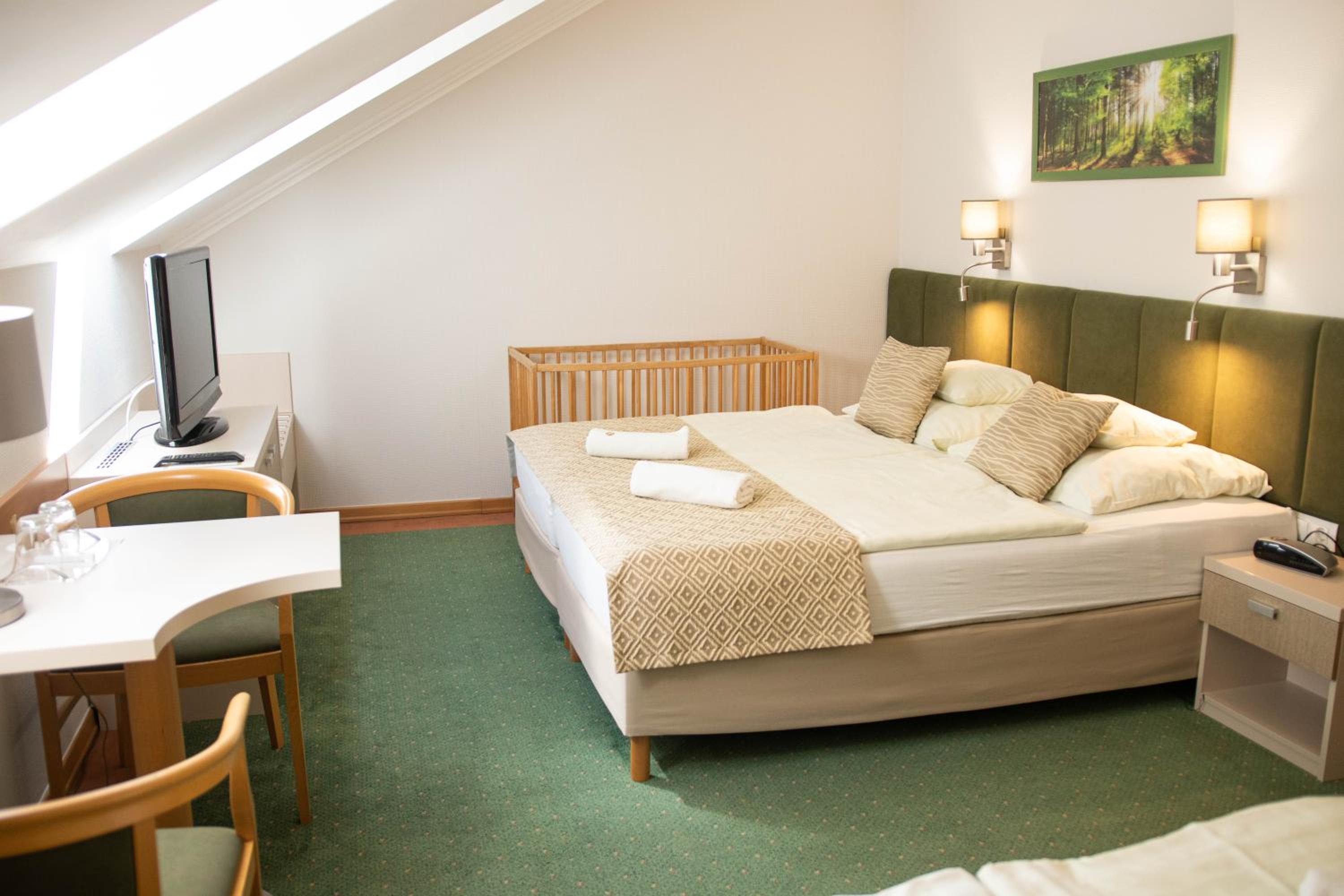 Double Room - Attic photo 2