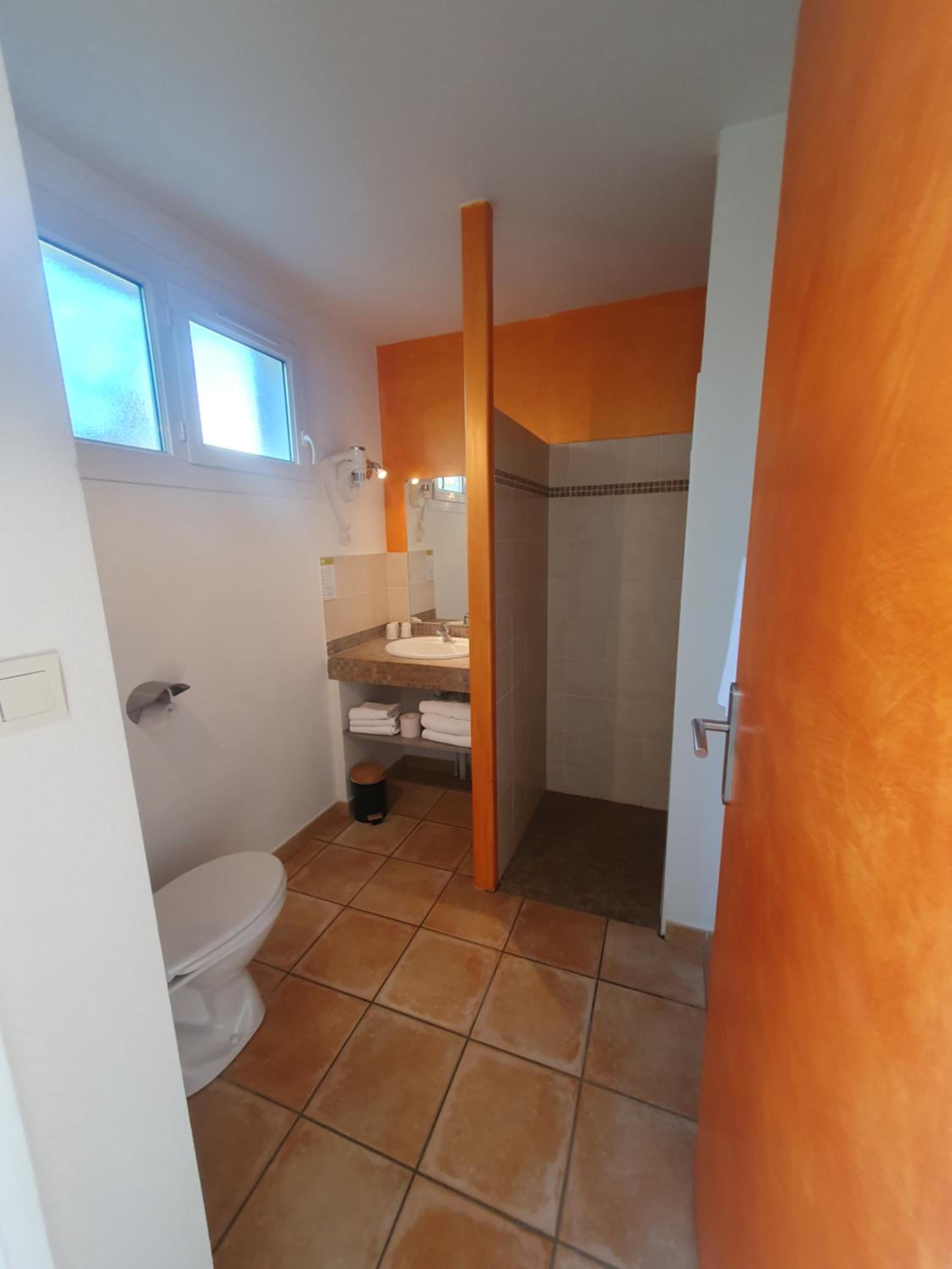 Comfort Triple Room - Photo 12