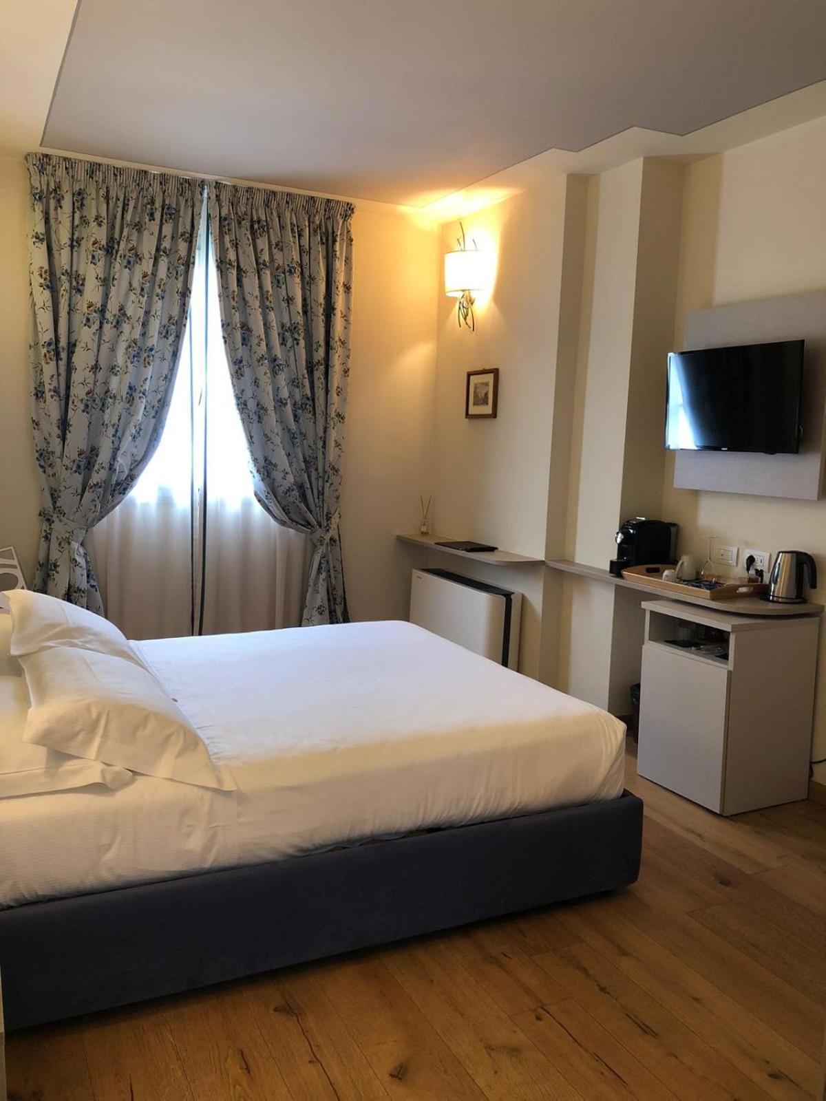 Standard Double Room - Photo 1
