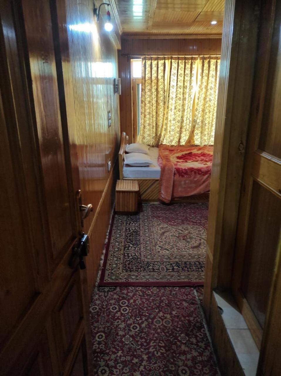 Double Room - Photo 13