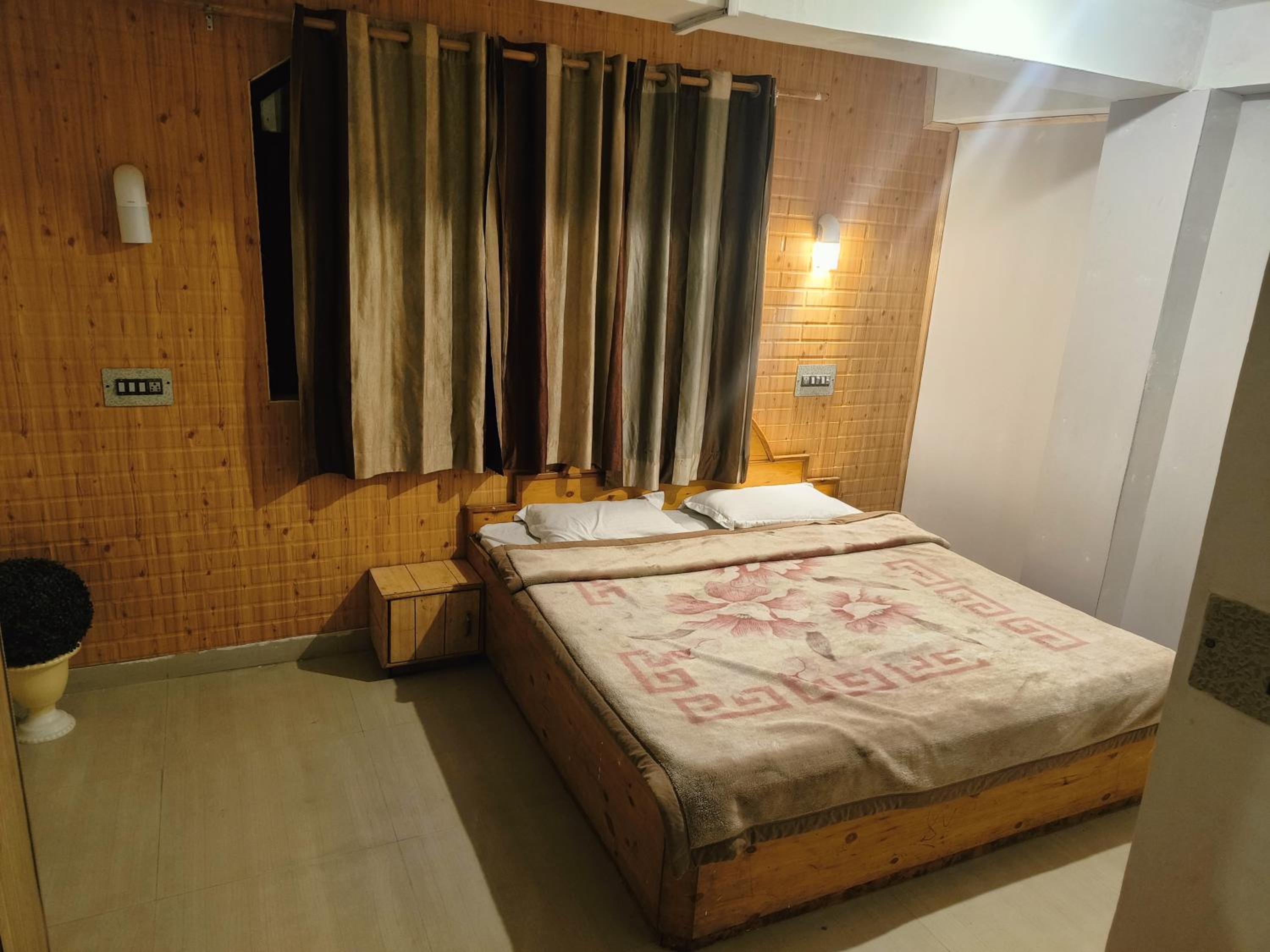 Double Room - Photo 8