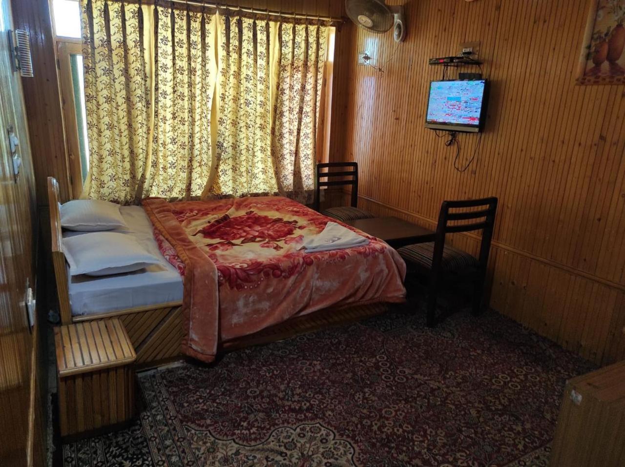 Double Room - Photo 3