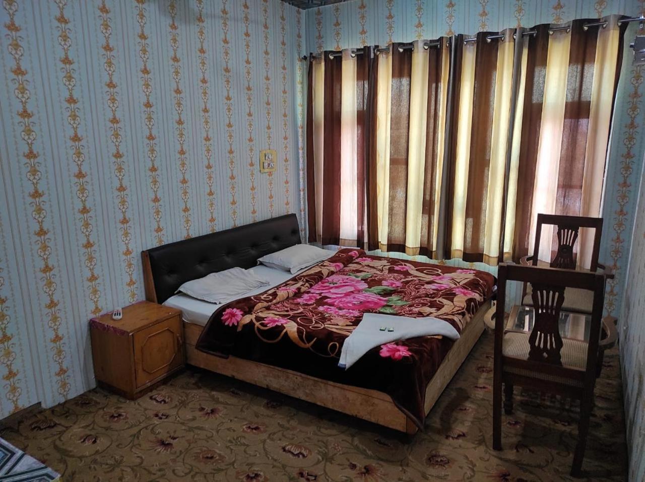 Double Room - Photo 2