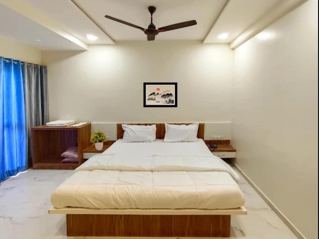 Family Room with Balcony photo 1