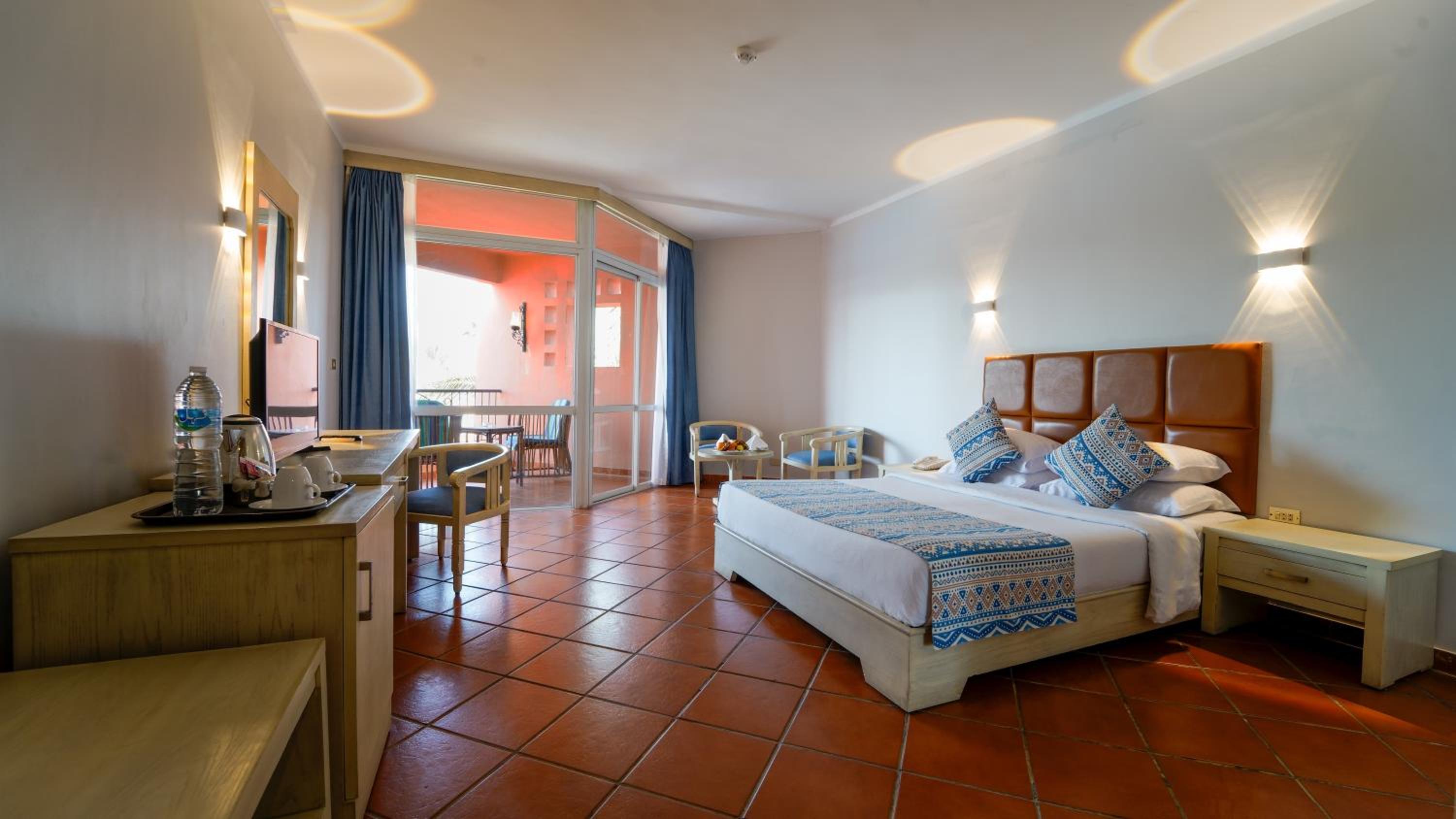 Standard Double or Twin Room photo 3
