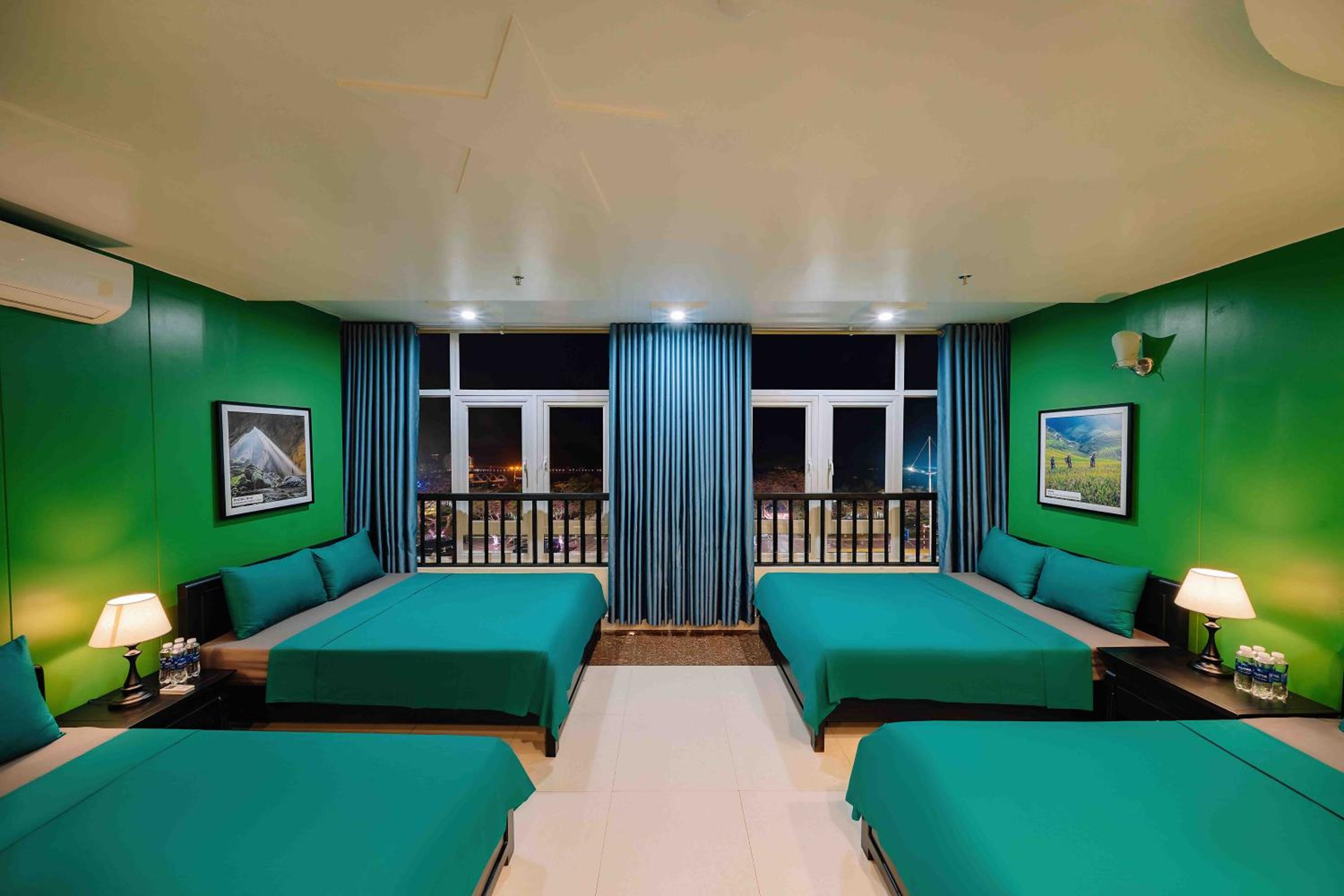 Family Room with Sea View