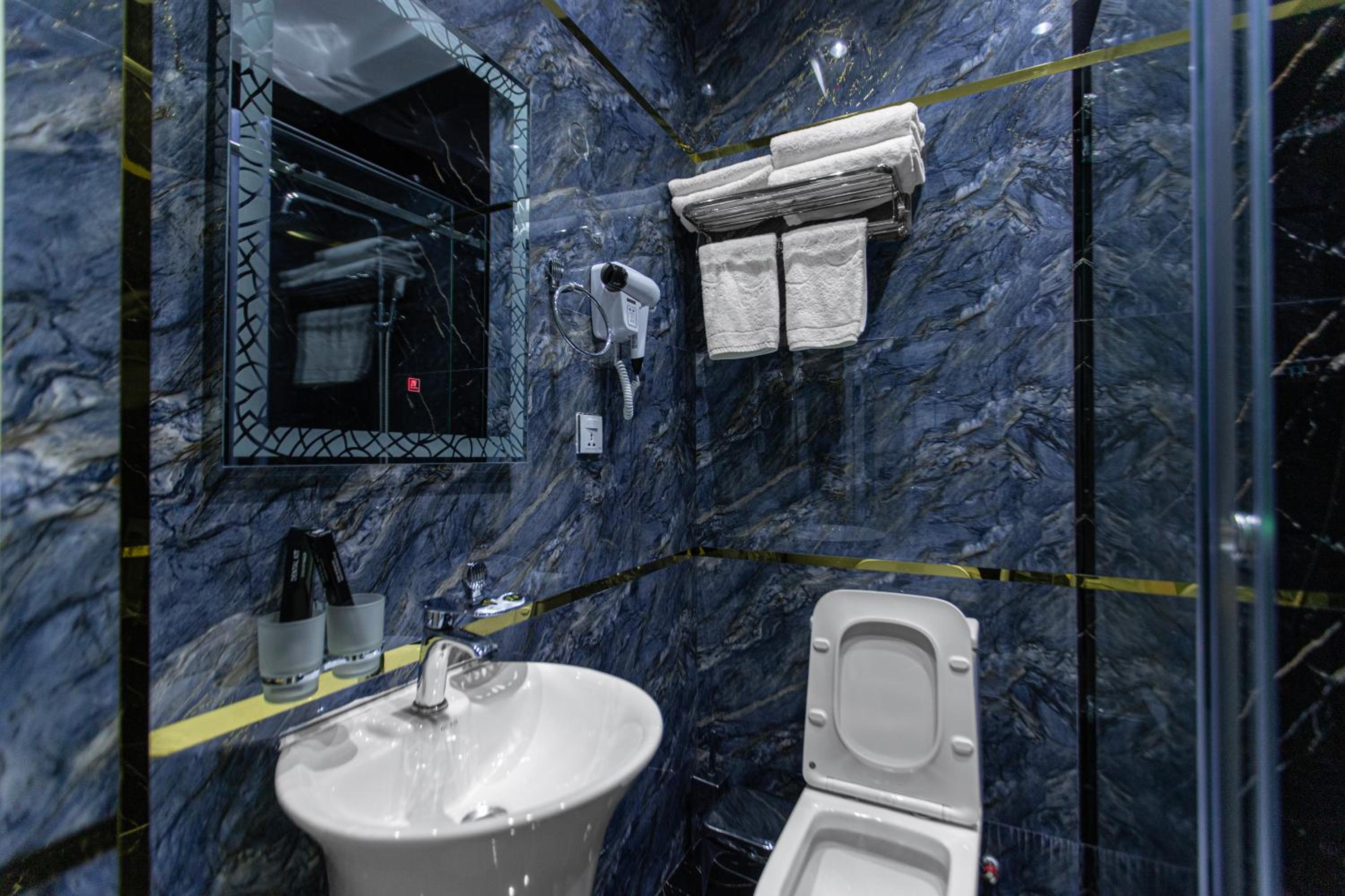 Deluxe Triple Room photo 3