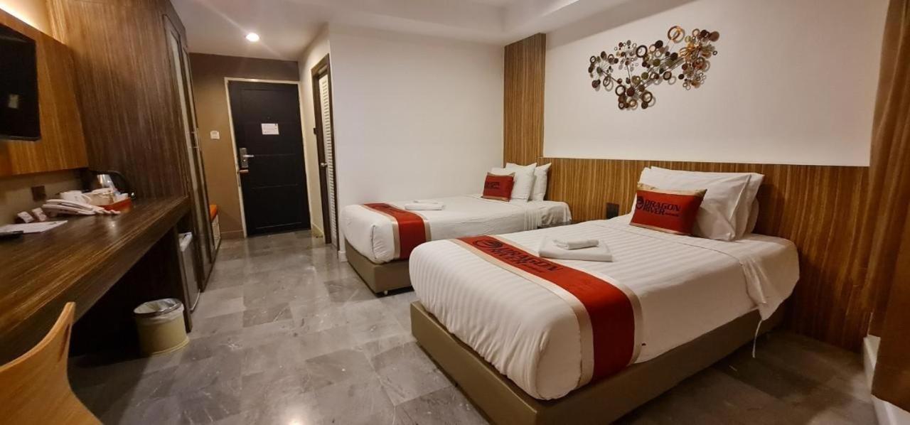 Deluxe Double or Twin Room photo 3