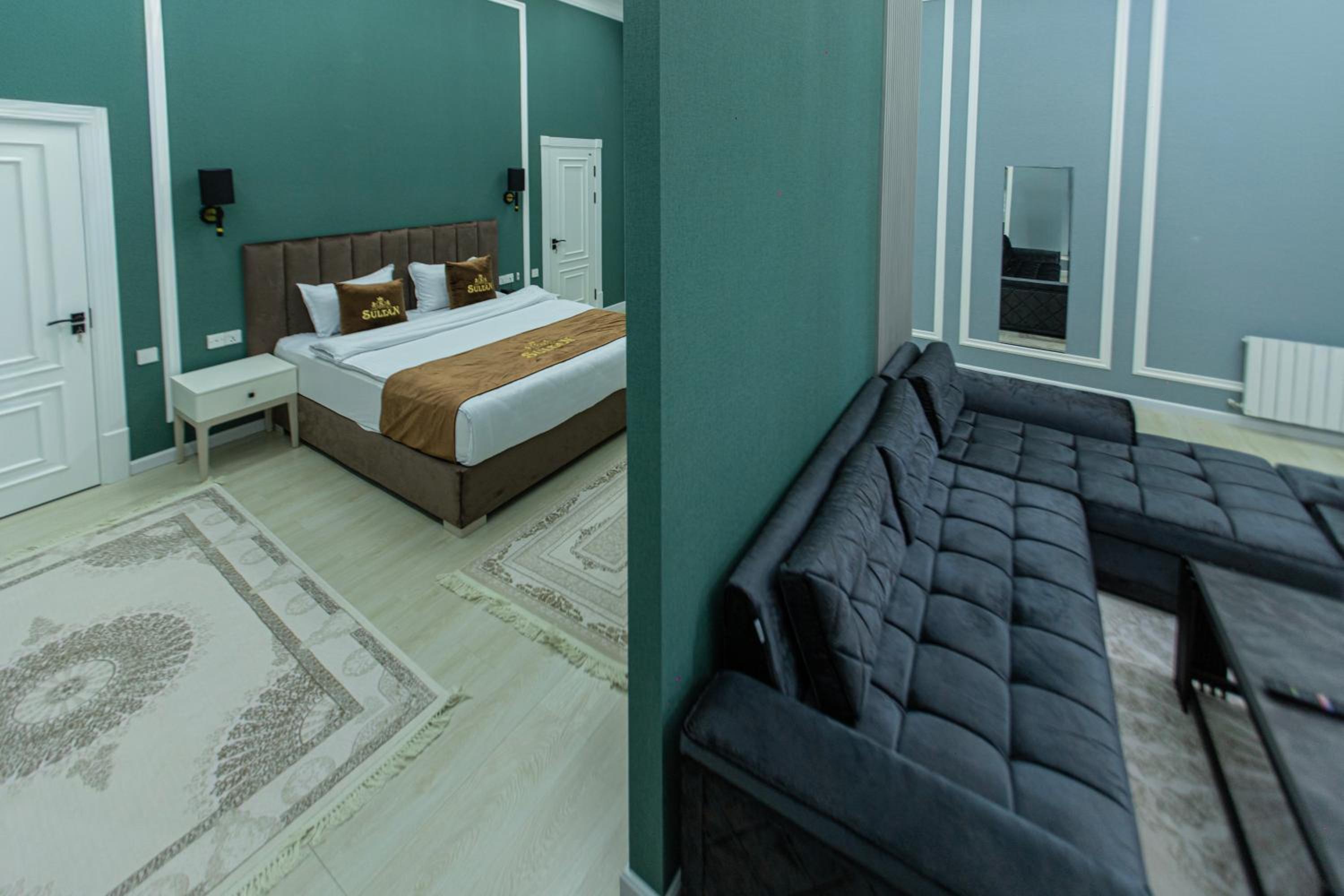 Deluxe King Room photo 1
