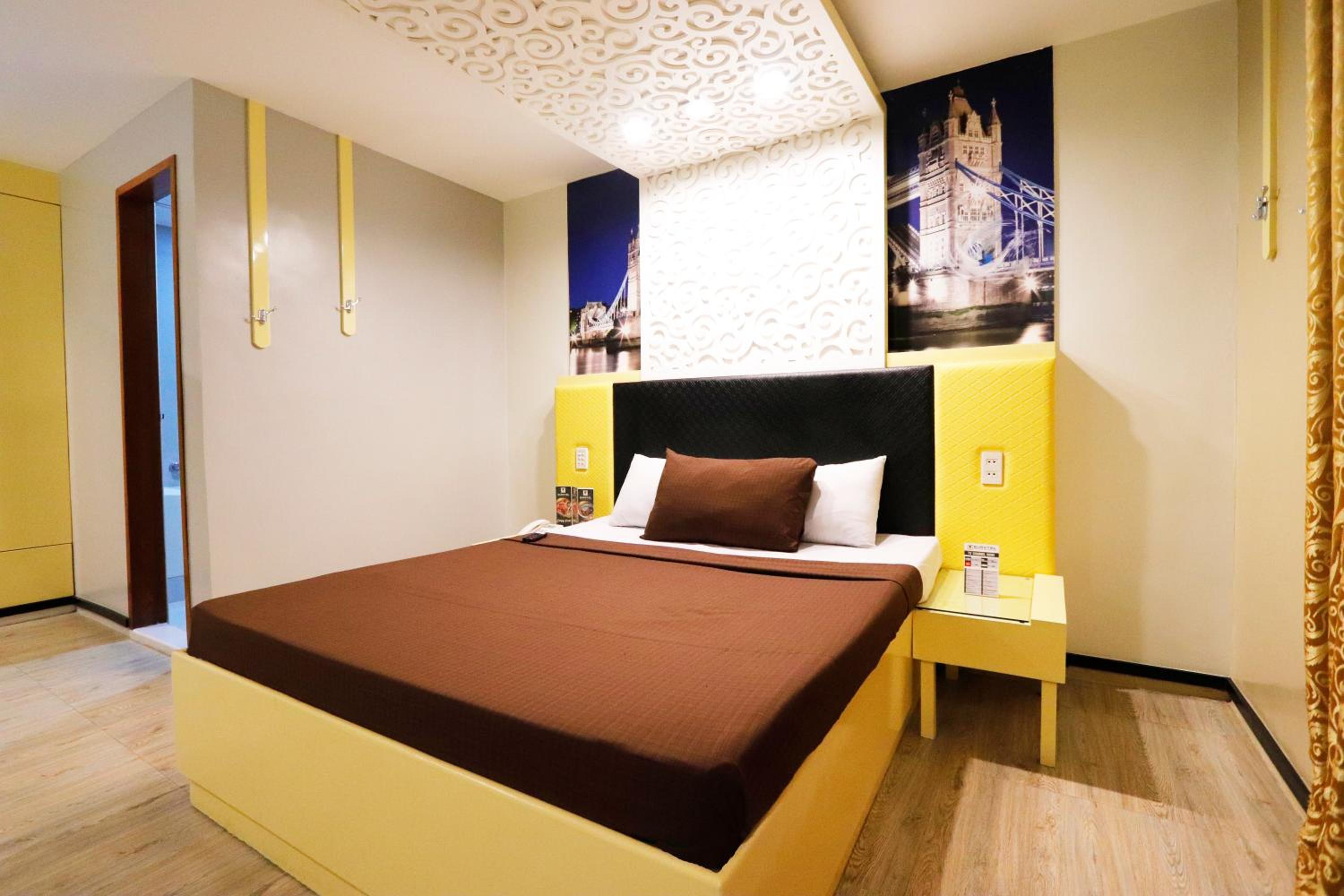 Euro Suite 1 - Photo 4
