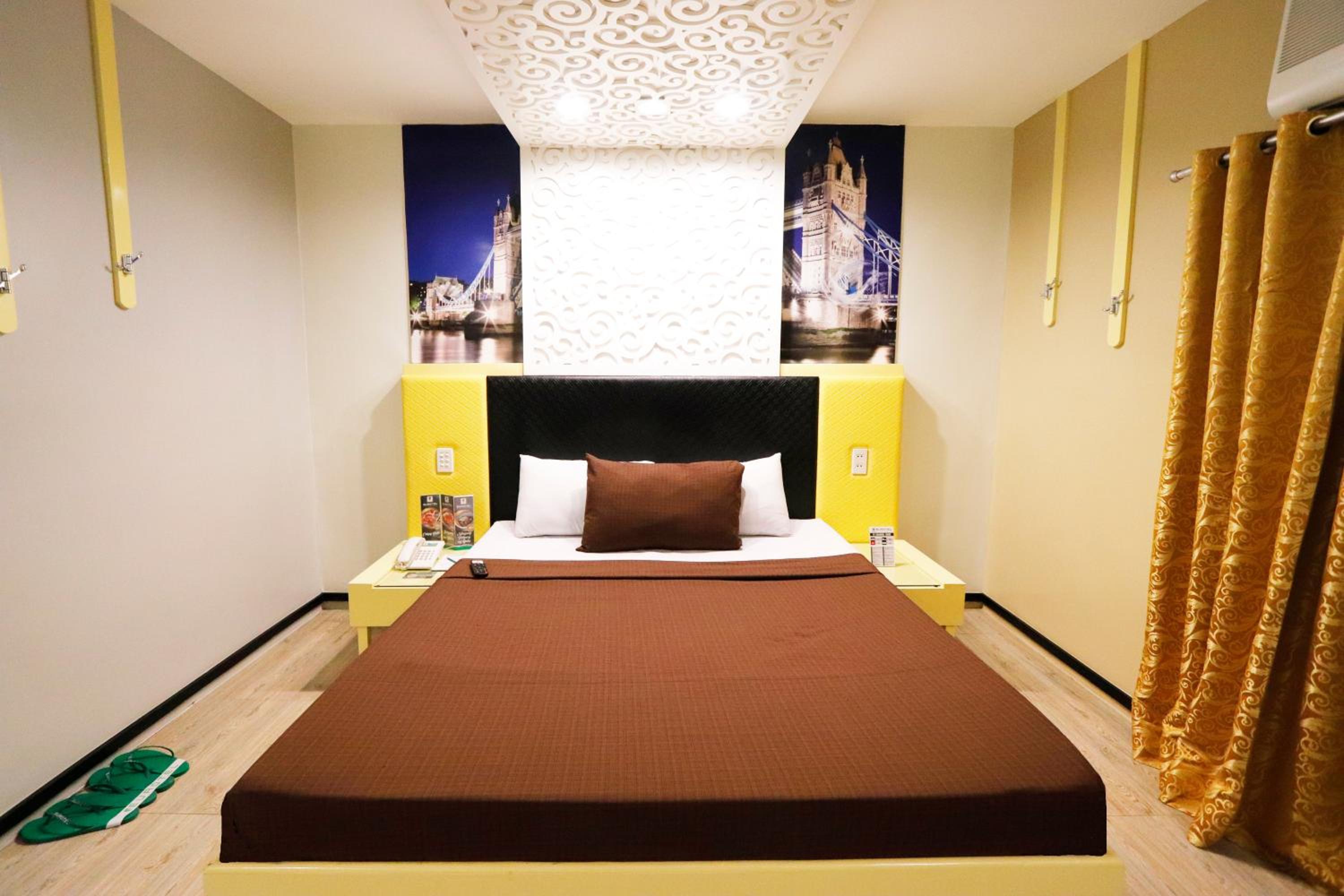 Euro Suite 1 - Photo 3