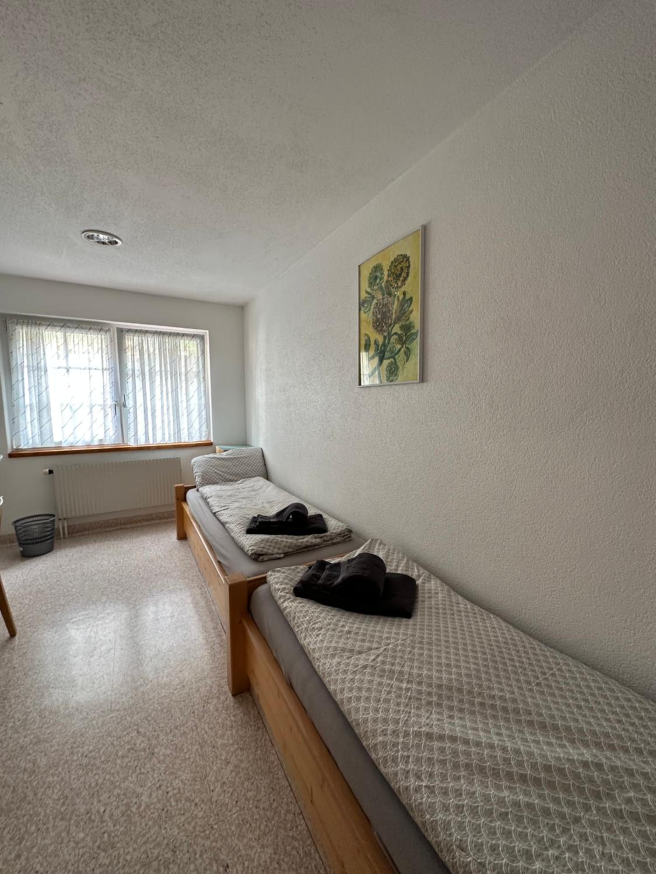Standard Twin Room with Shared Bathroom photo 3