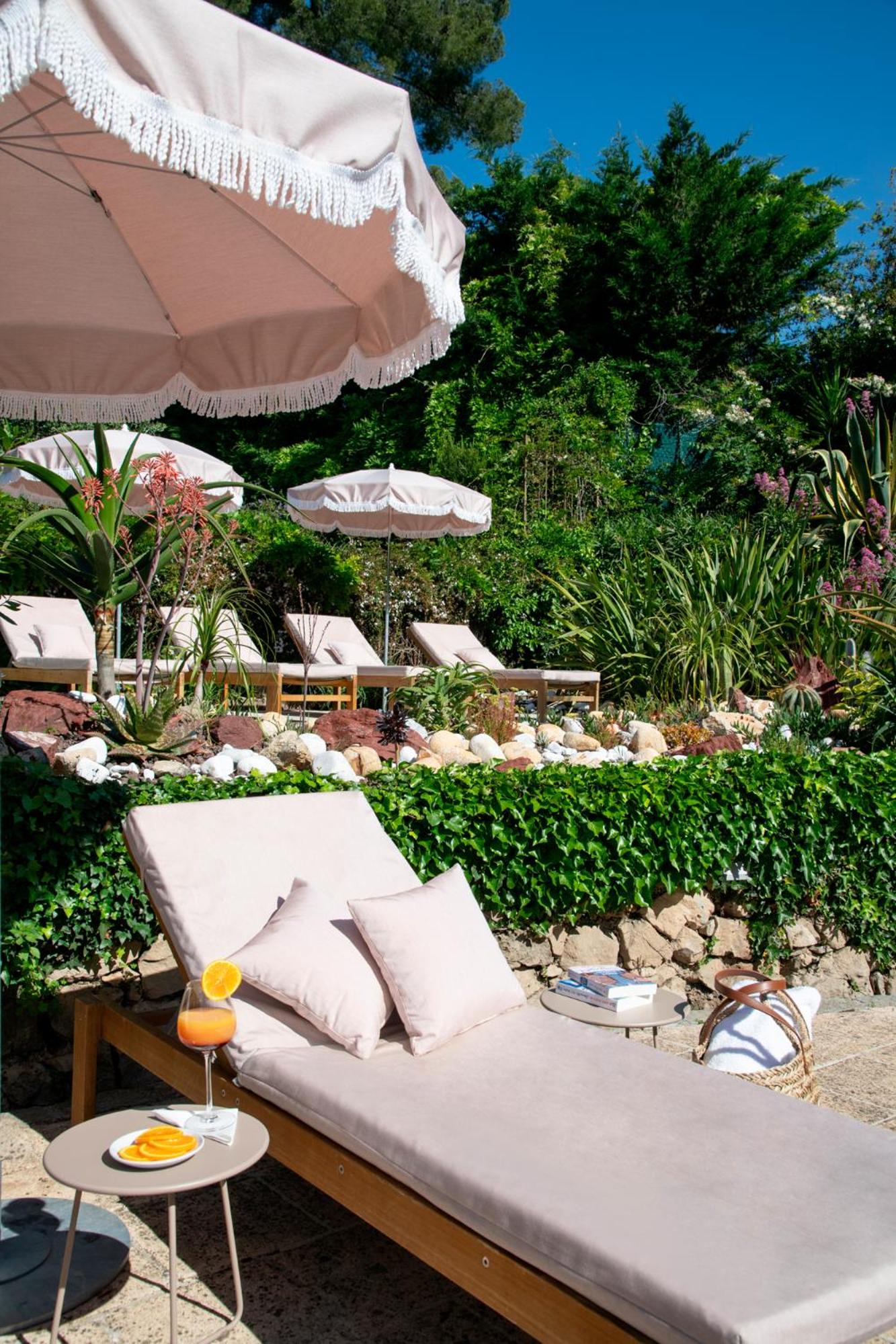 Deluxe Double Room with Terrace or Balcony photo 2