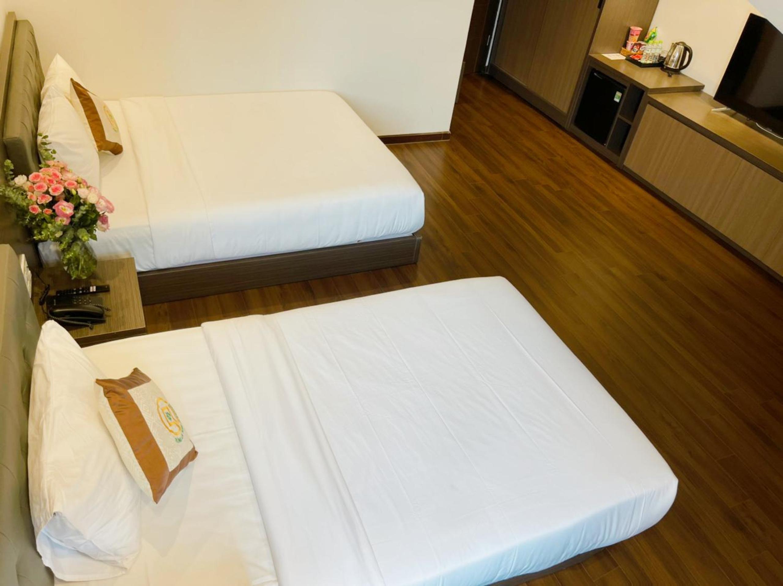 Triple Room with View - Photo 7