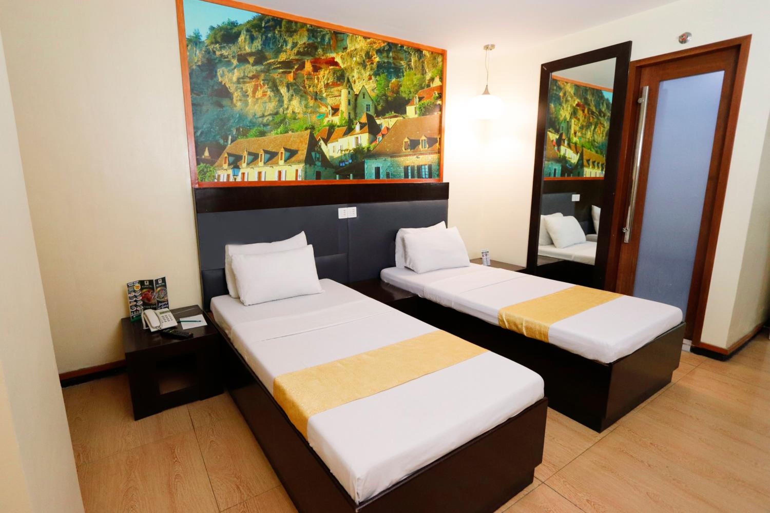 Standard Twin Room - Photo 3