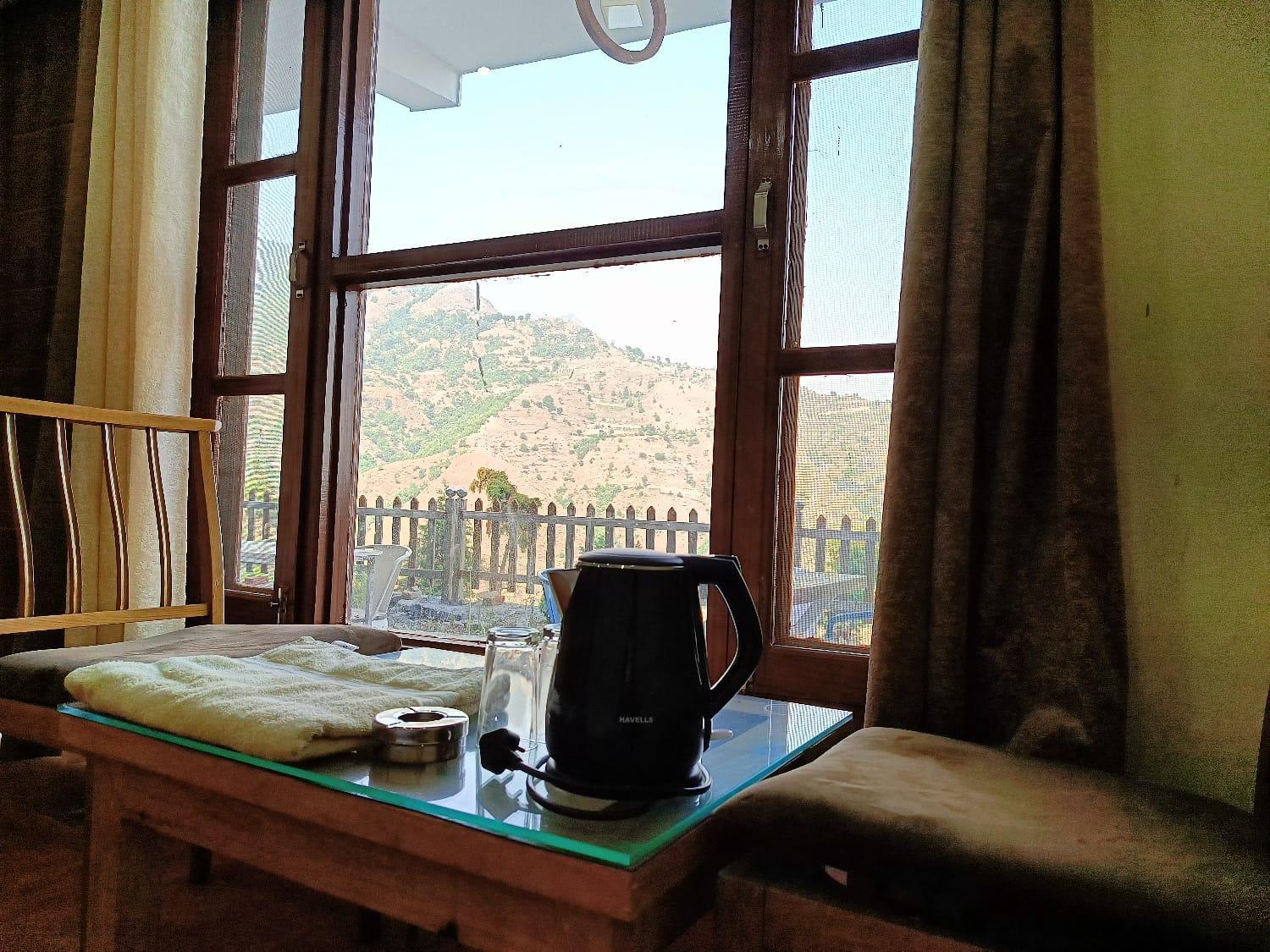 Family Room with Mountain View photo 3