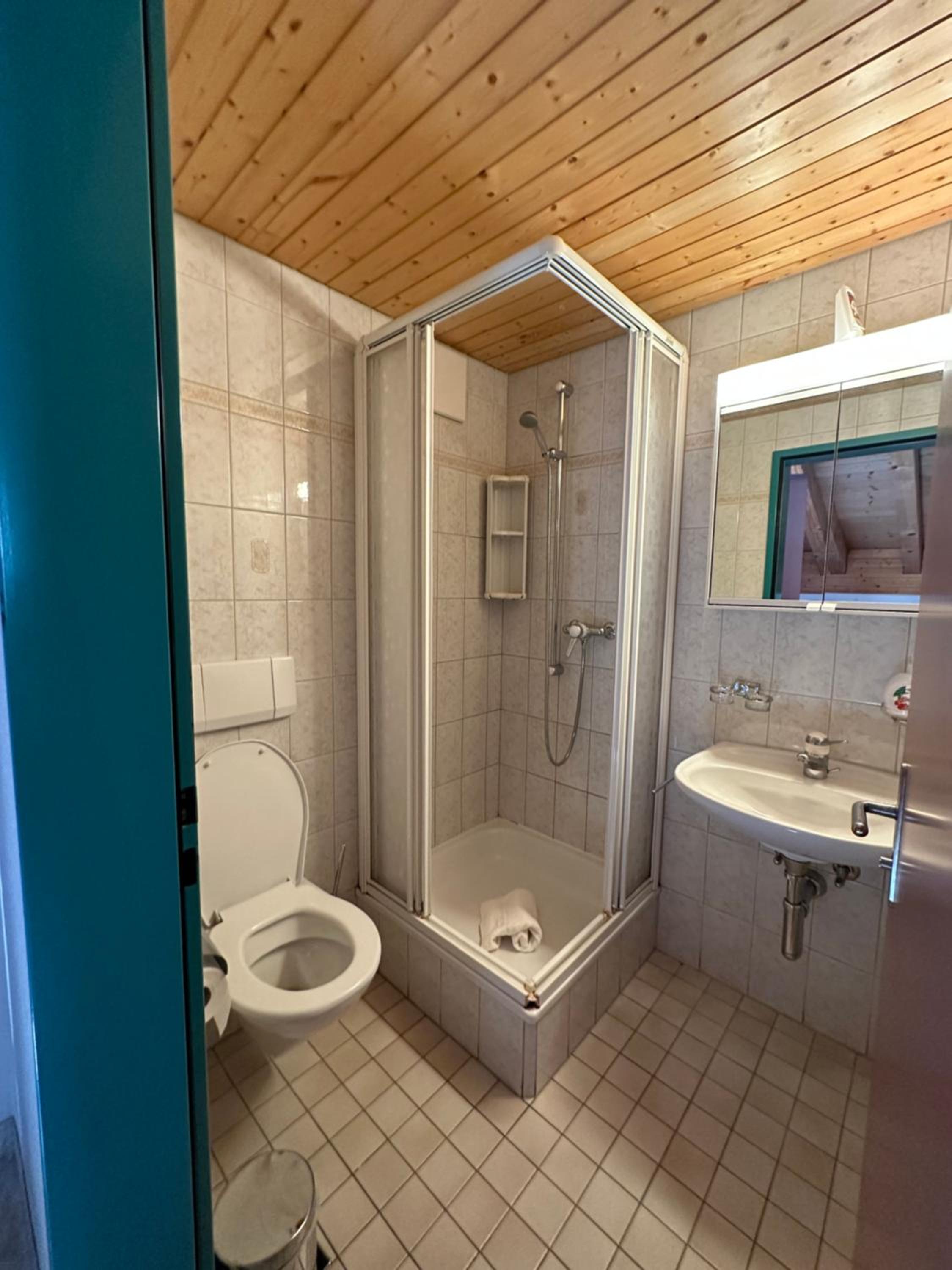 Family Room with Private Bathroom photo 2