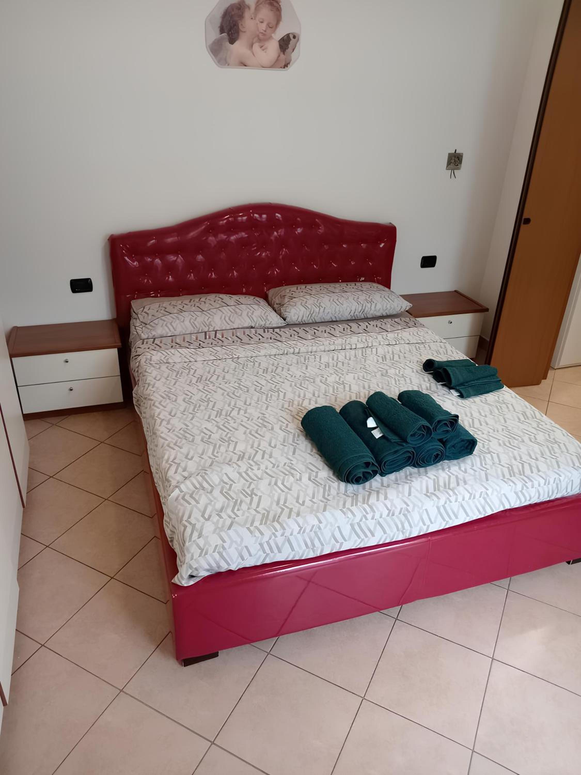 One-Bedroom Apartment with Garden photo 2