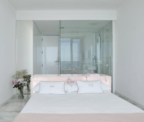 Double Room with Side Sea View and glass shower
