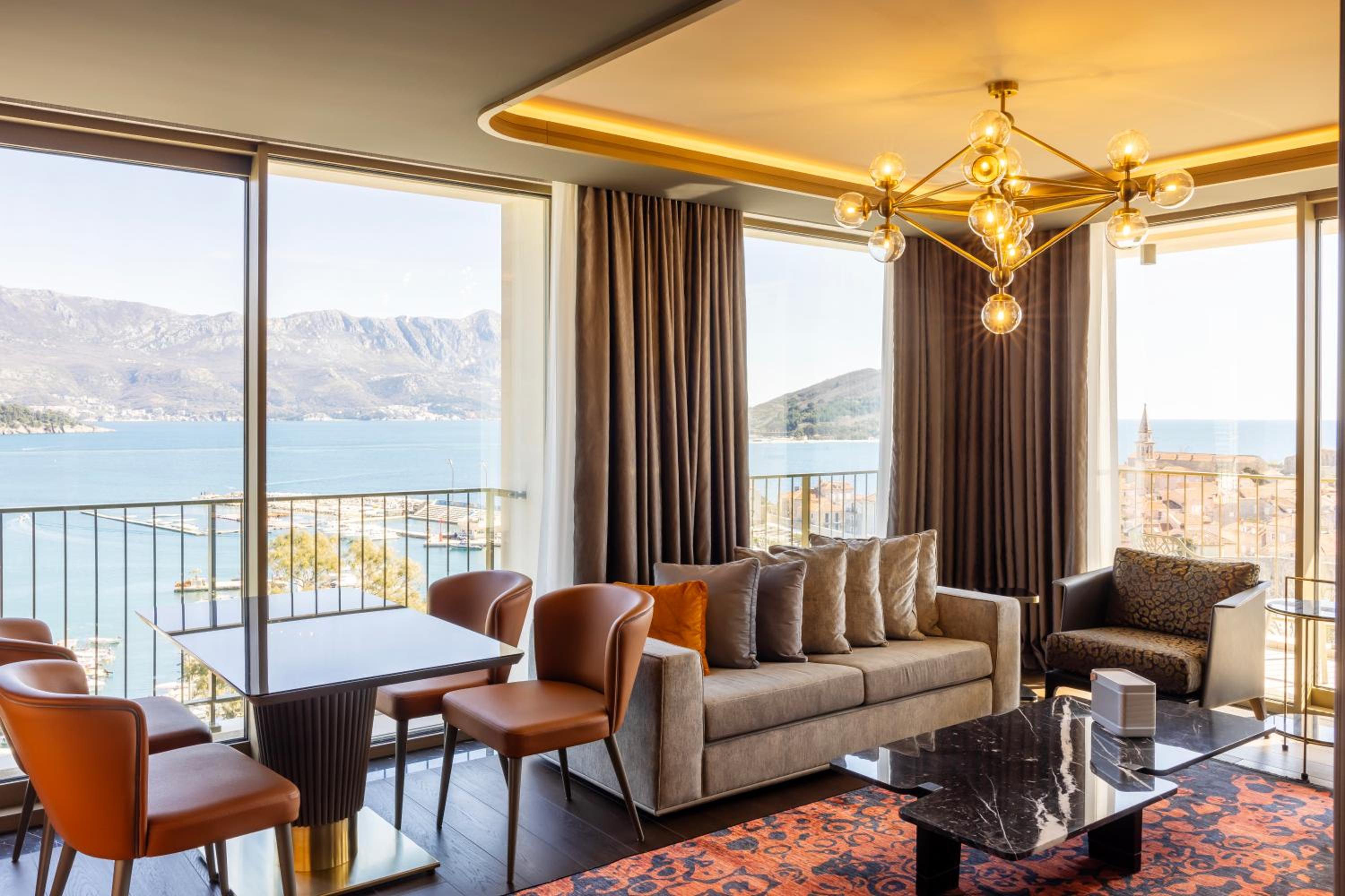 Executive Suite Old Town Marina