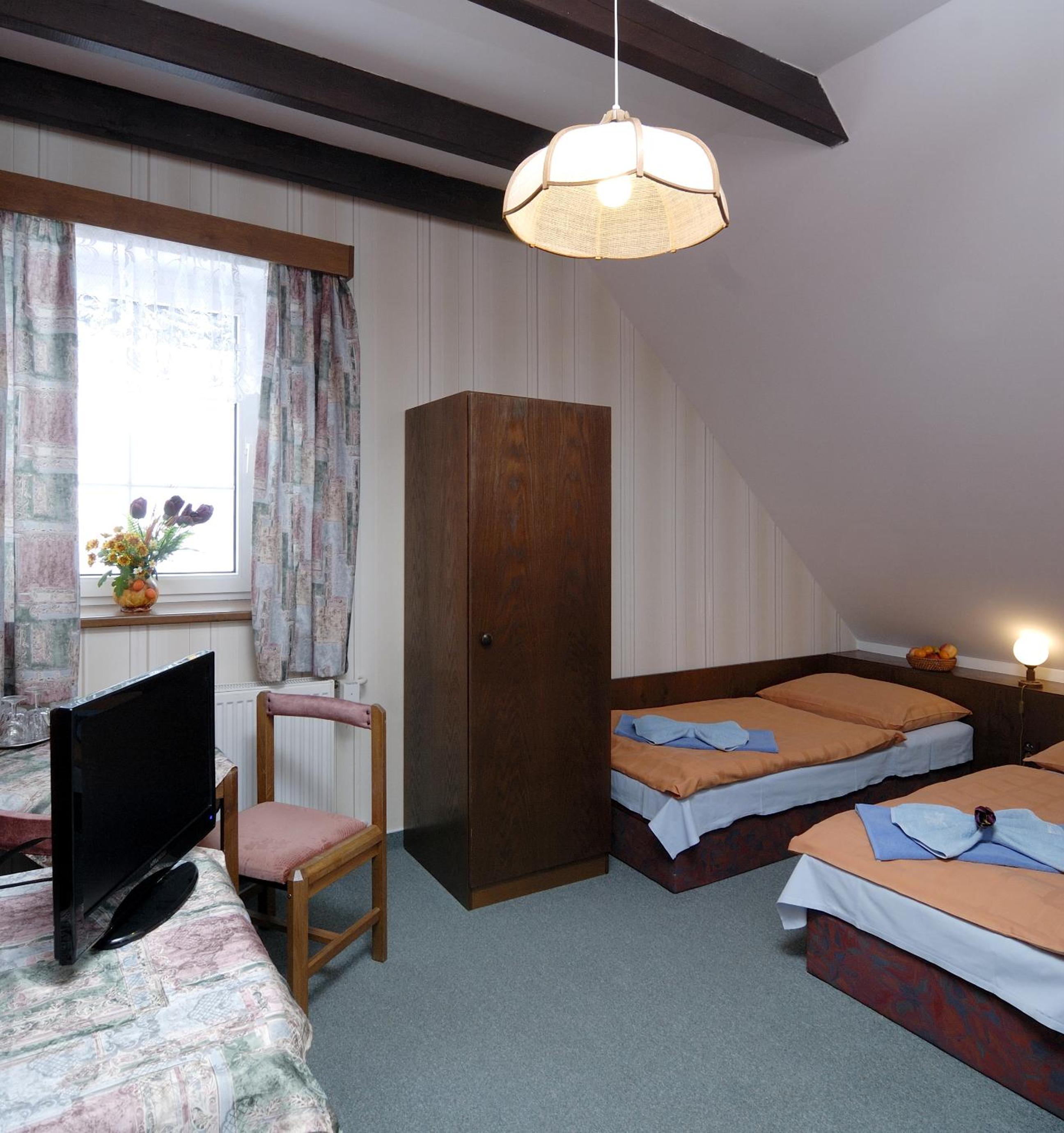 Economy Twin Room photo 1