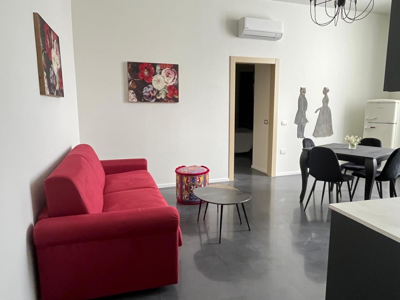 One-Bedroom Deluxe Apartment photo 2