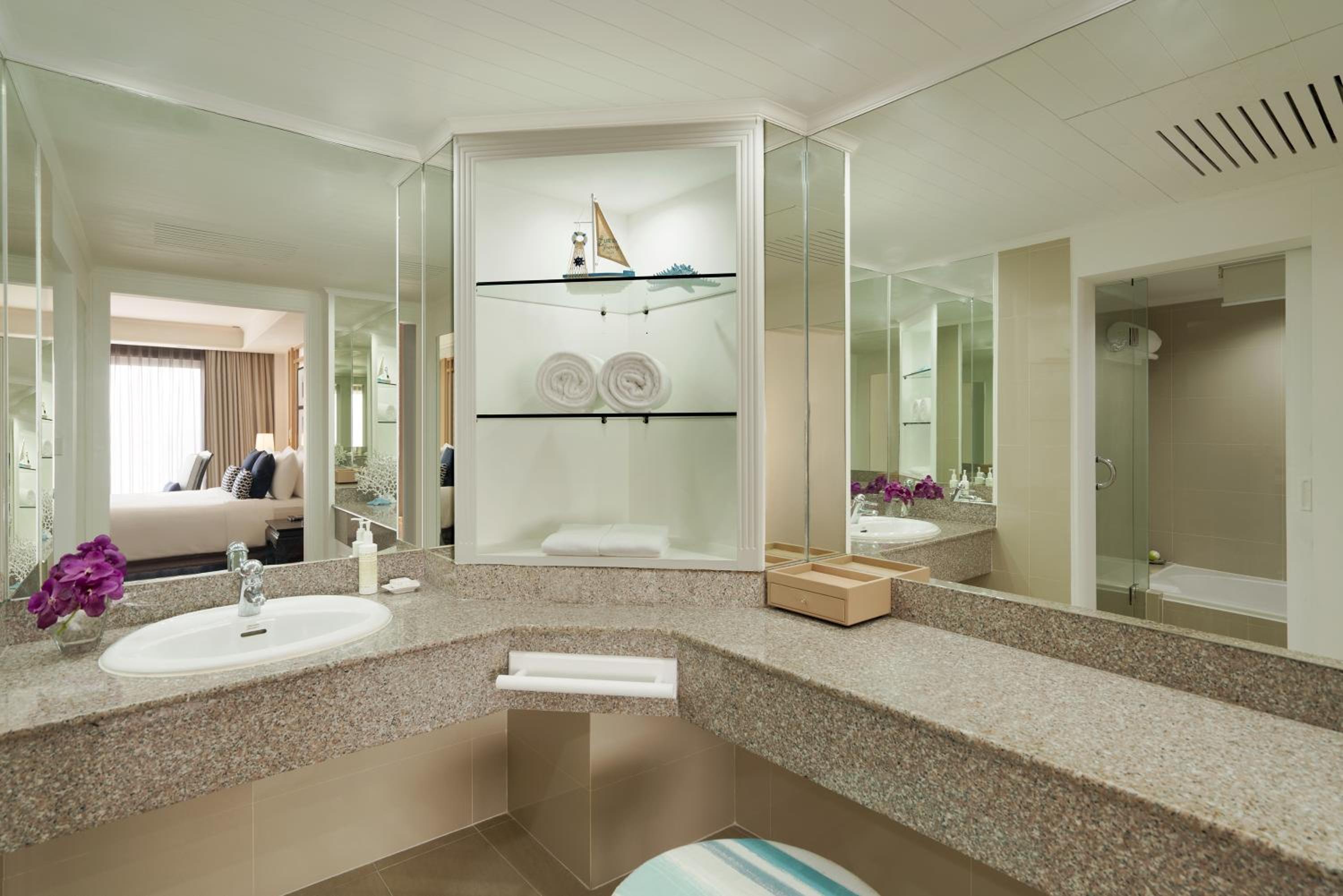 One Bedroom Sea View Suite