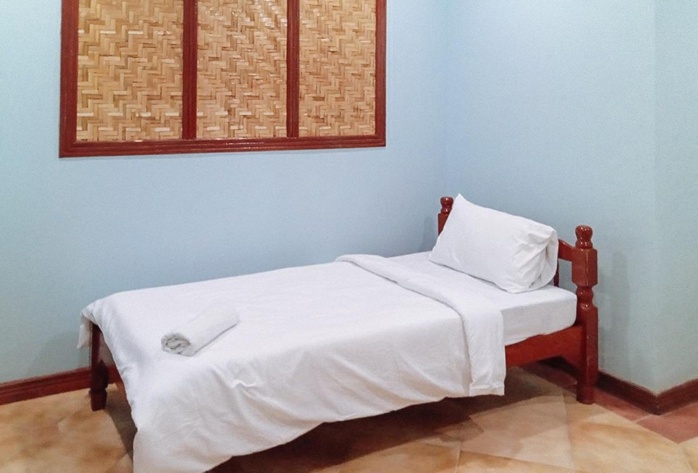 Twin Room - Photo 3