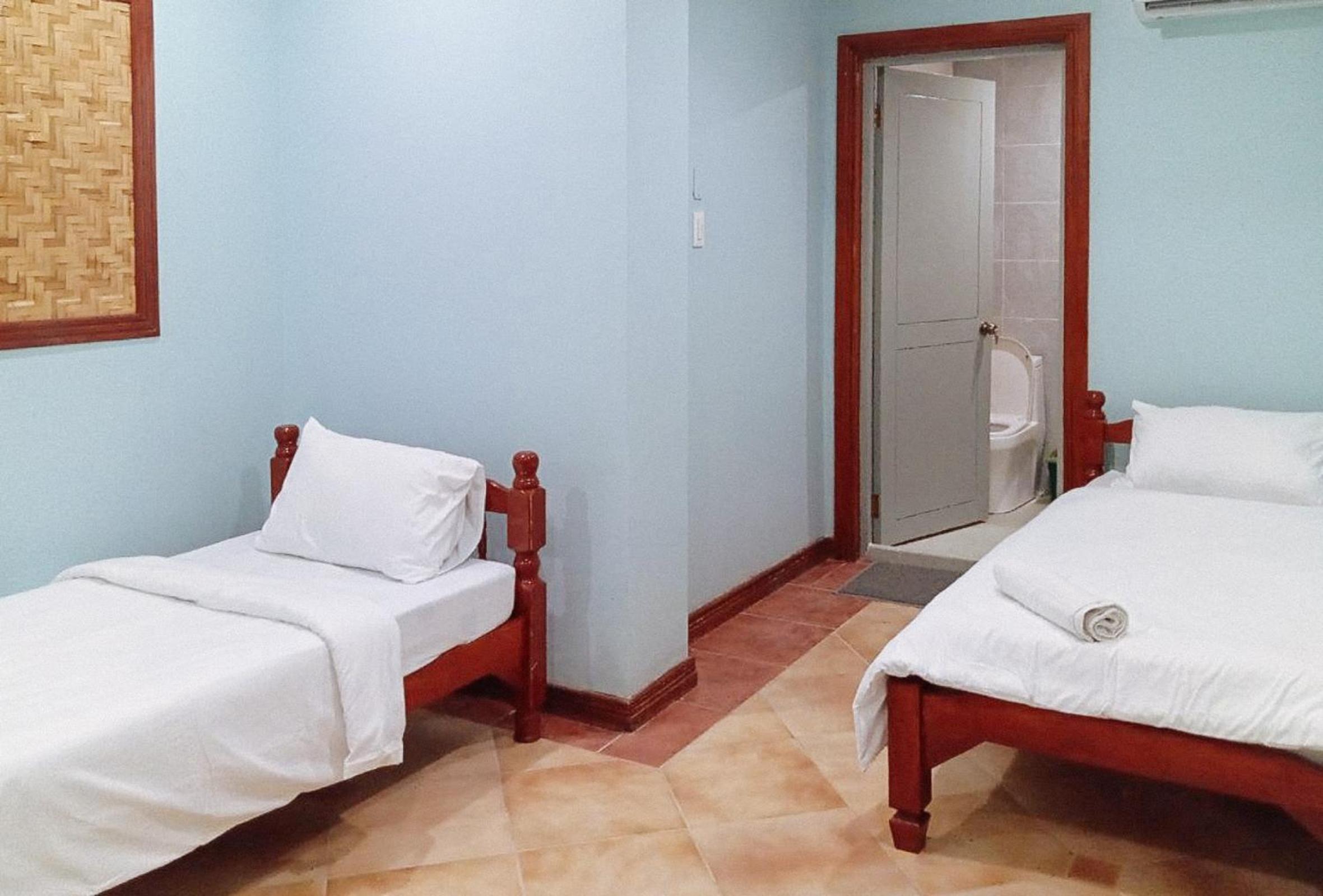 Twin Room - Photo 2