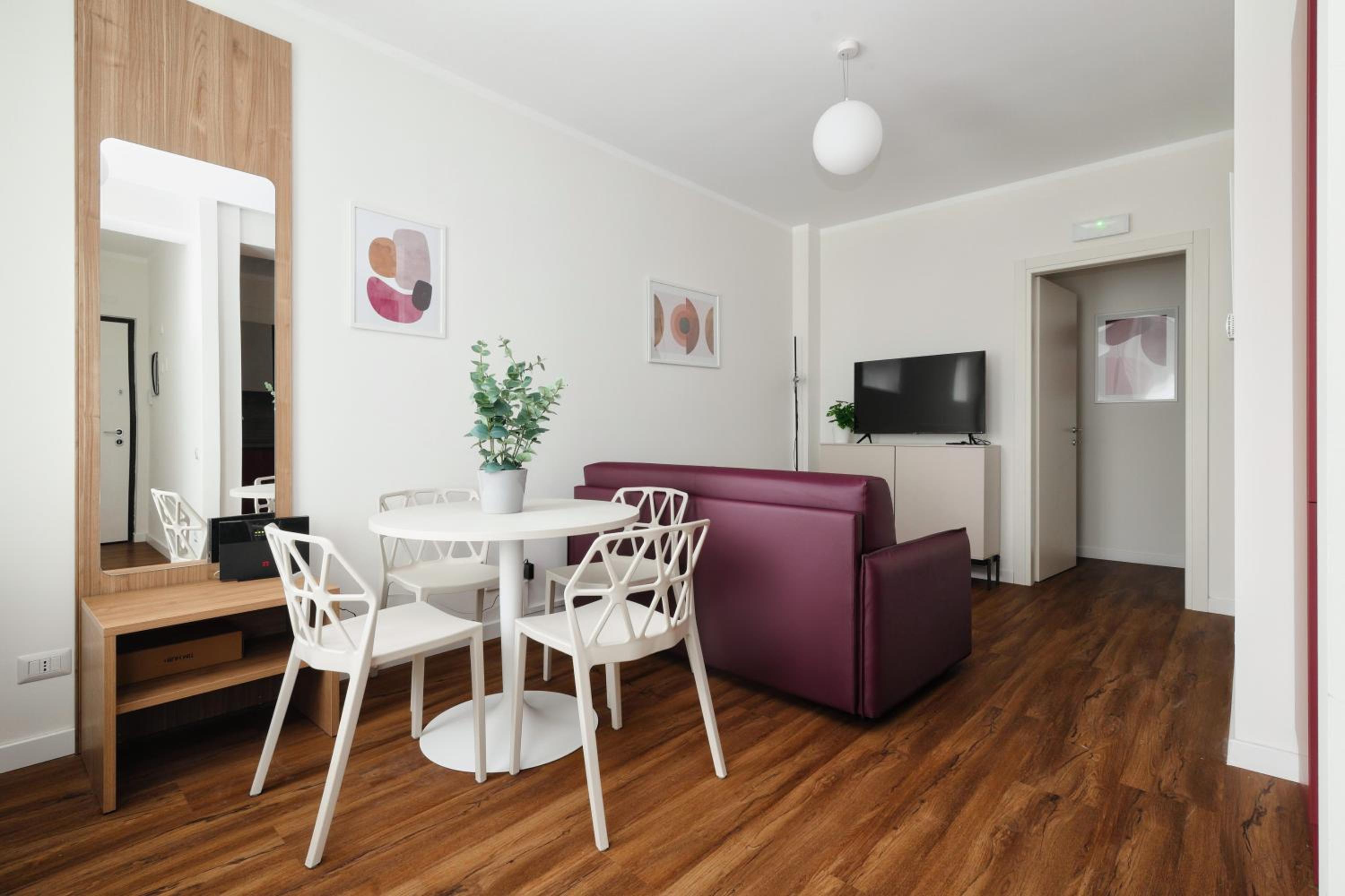One-Bedroom Apartment