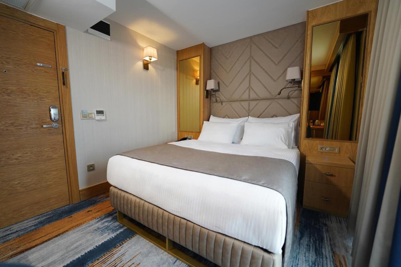 Standard Double Room photo 2