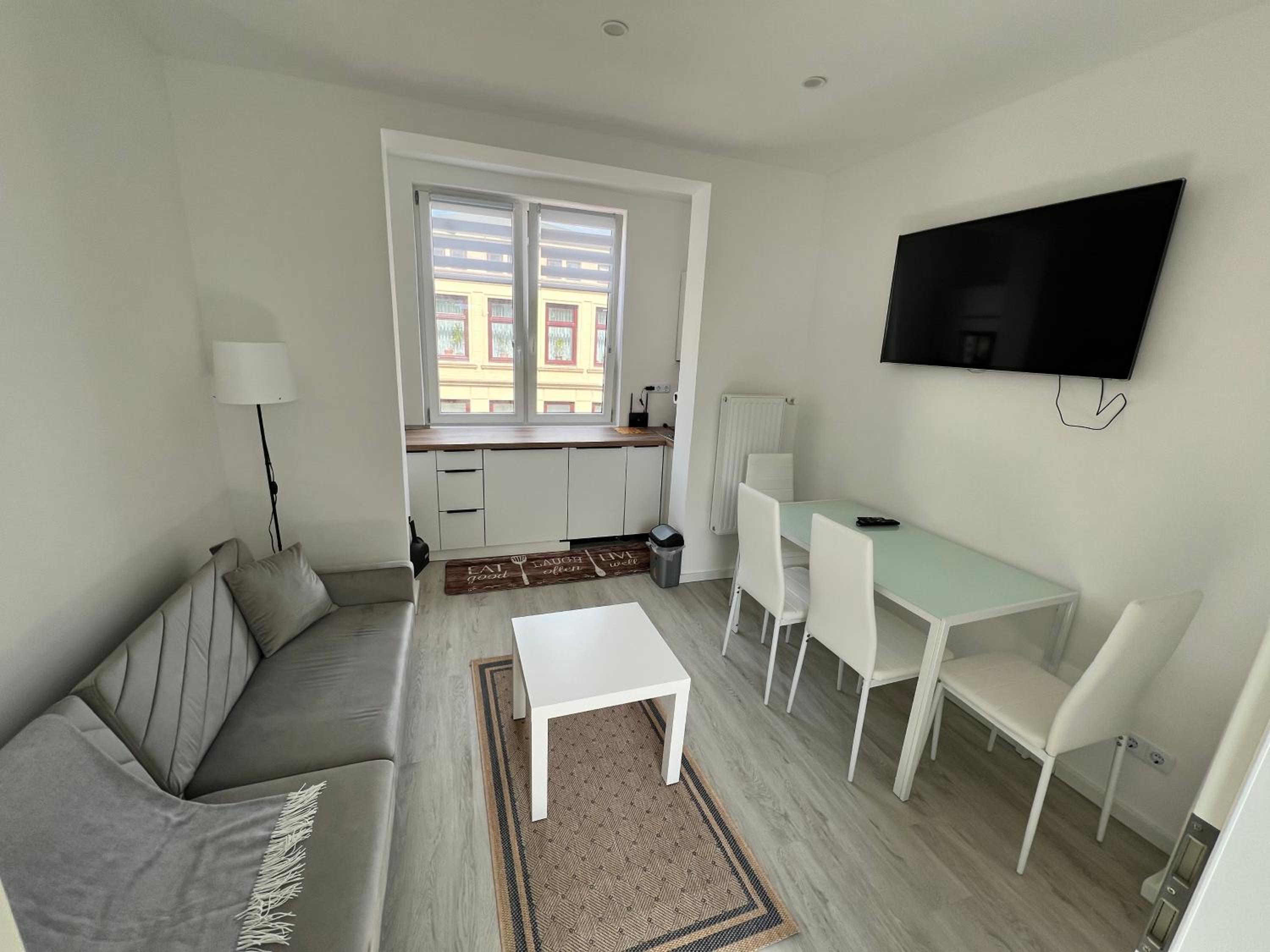One-Bedroom Apartment photo 2