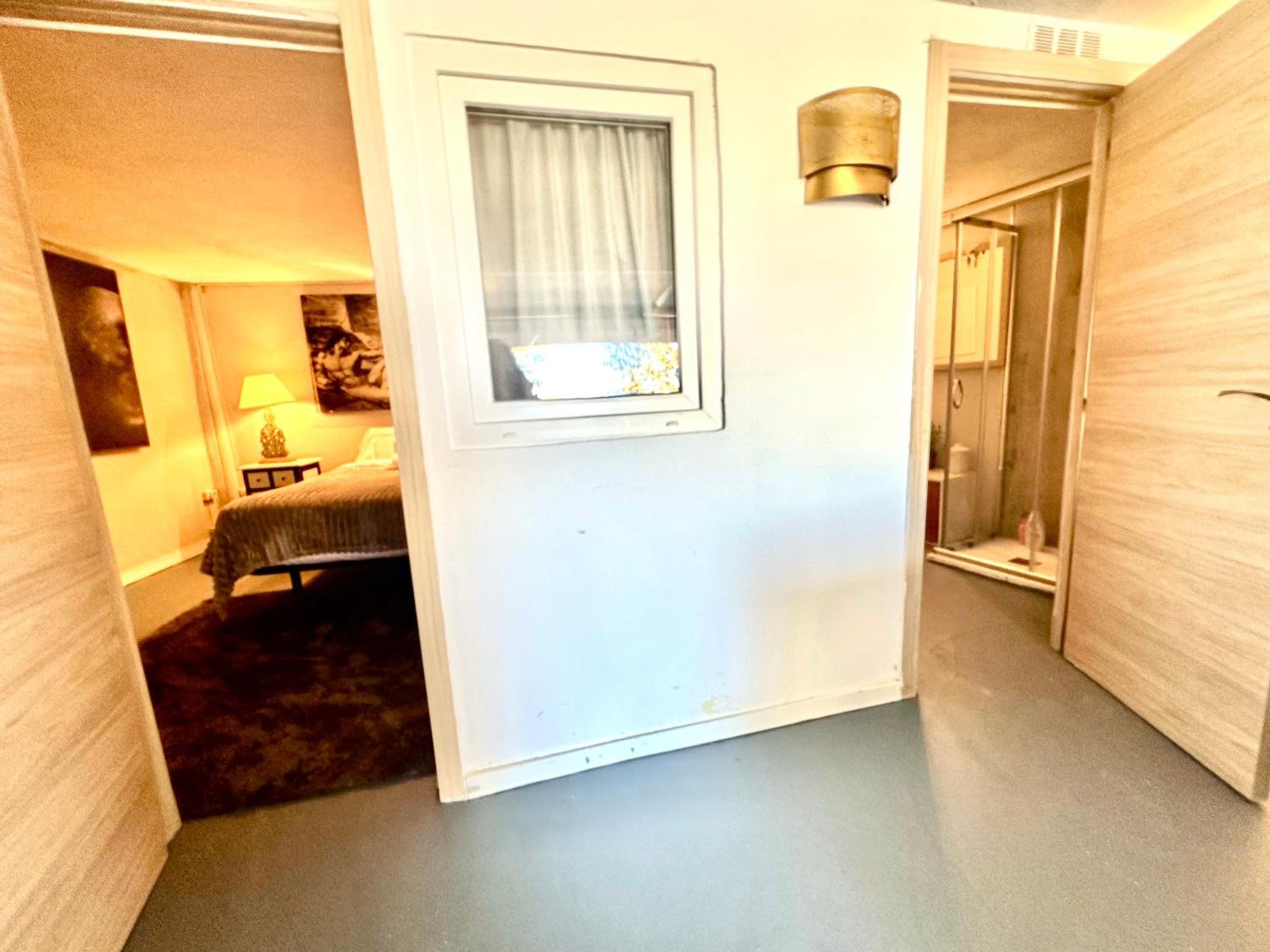 Standard Double Room With Shared Bathroom photo 2