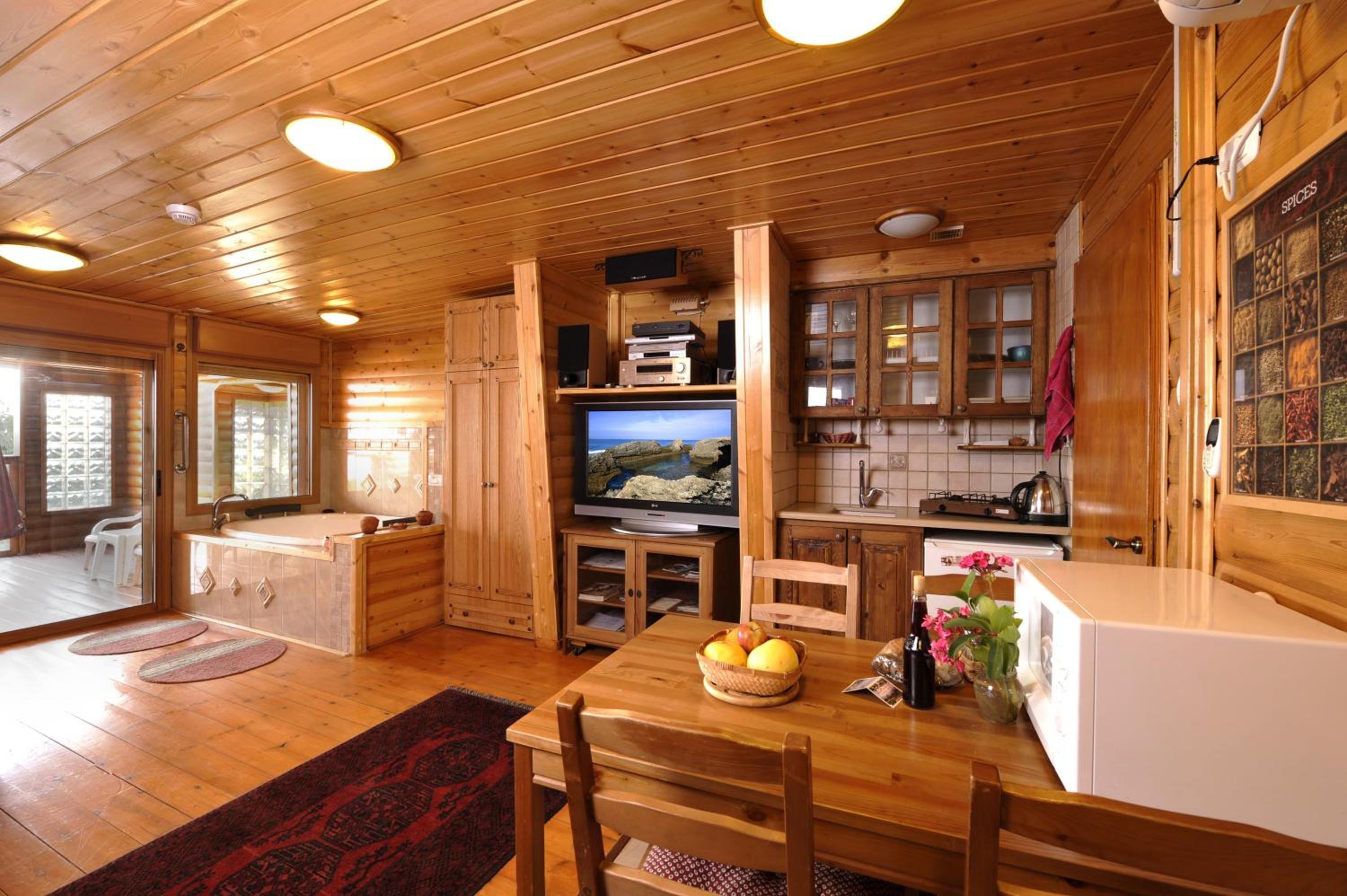 Deluxe Double Room with Balcony (Bat Harim) - Photo 2